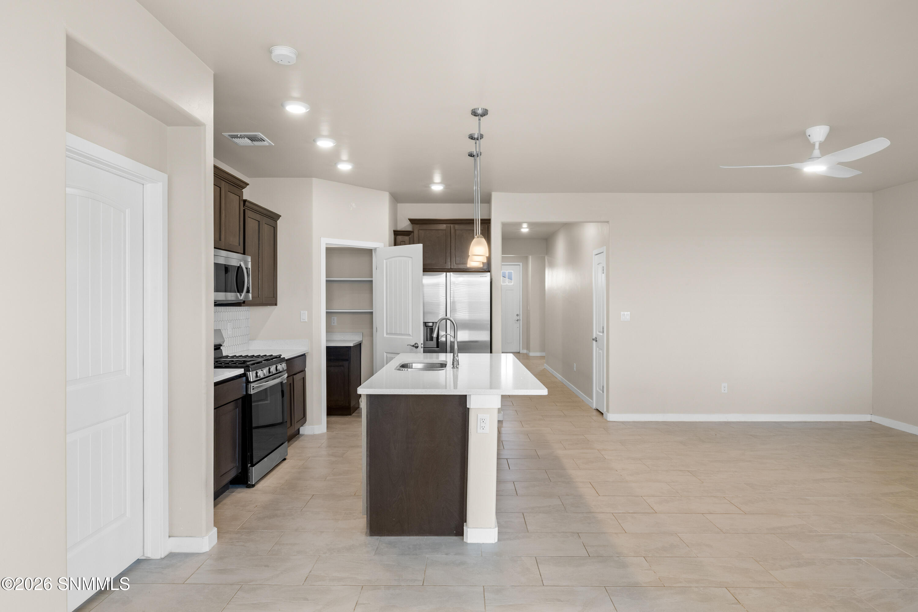 2840-Aragon-MLS-Camera-Guy-17