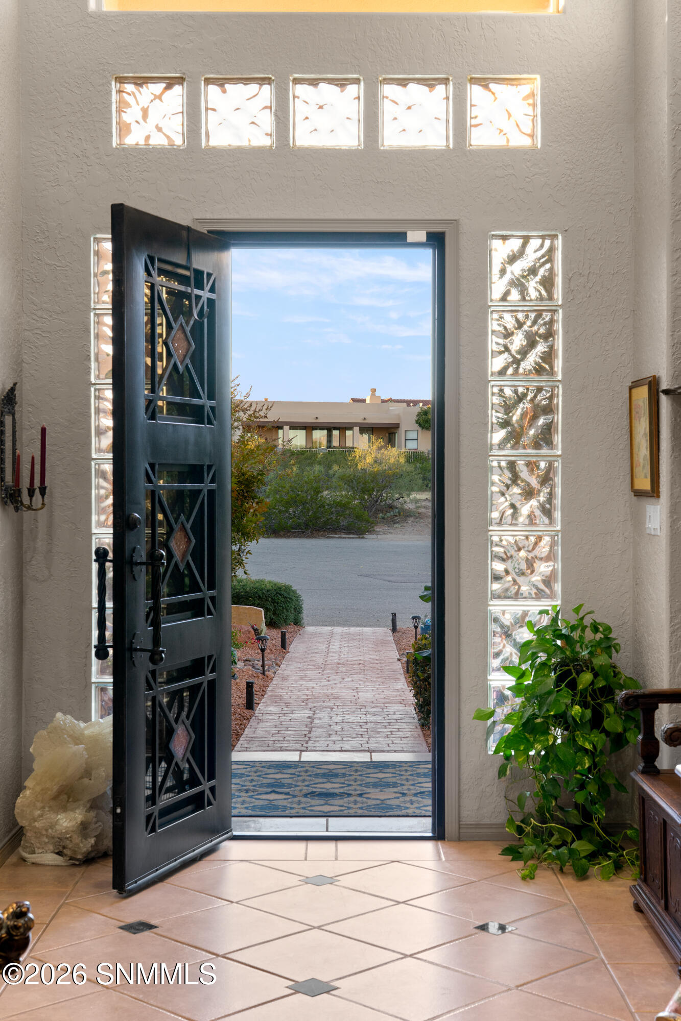 1606-Via-Diamante-MLS-Camera-Guy-10