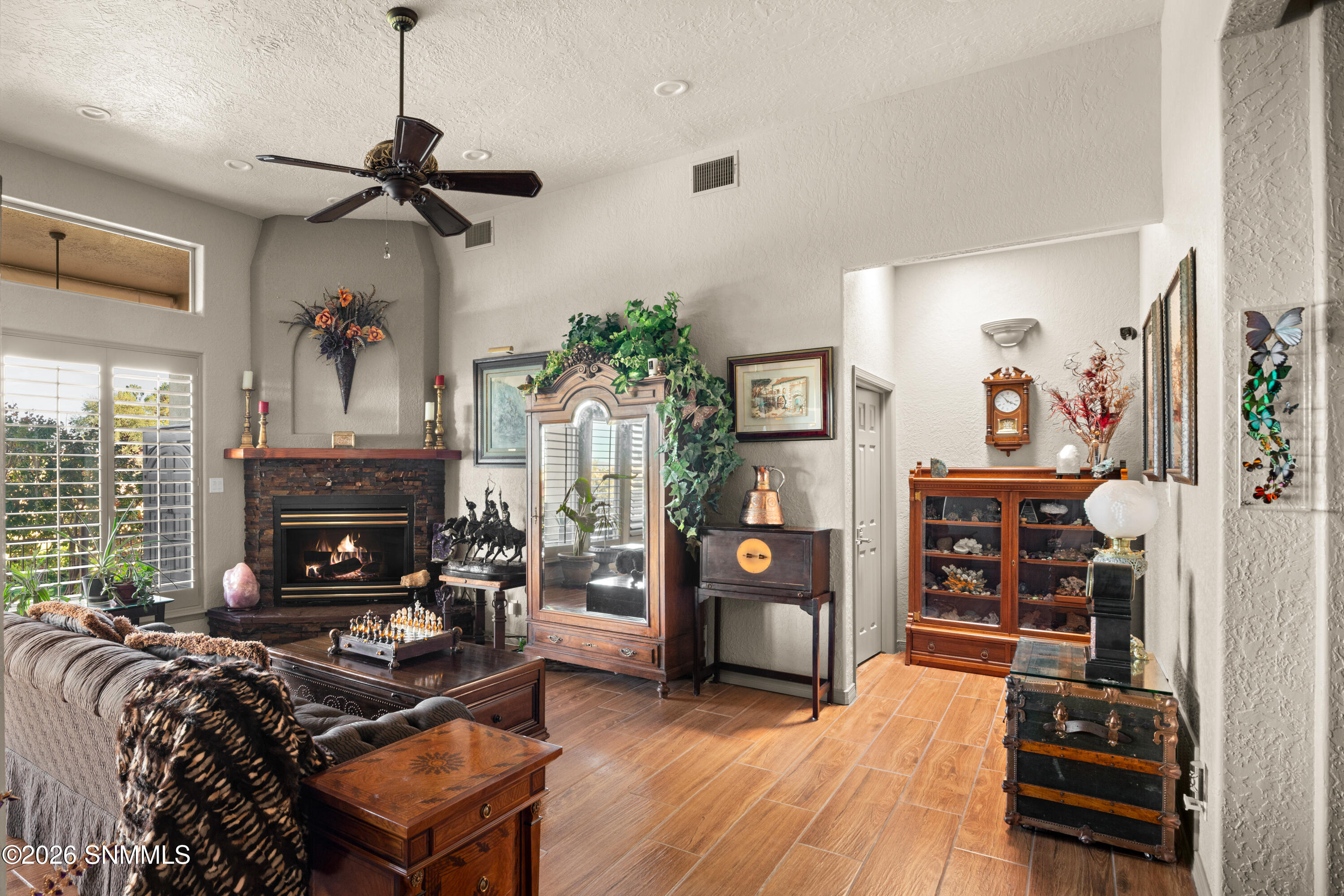 1606-Via-Diamante-MLS-Camera-Guy-14