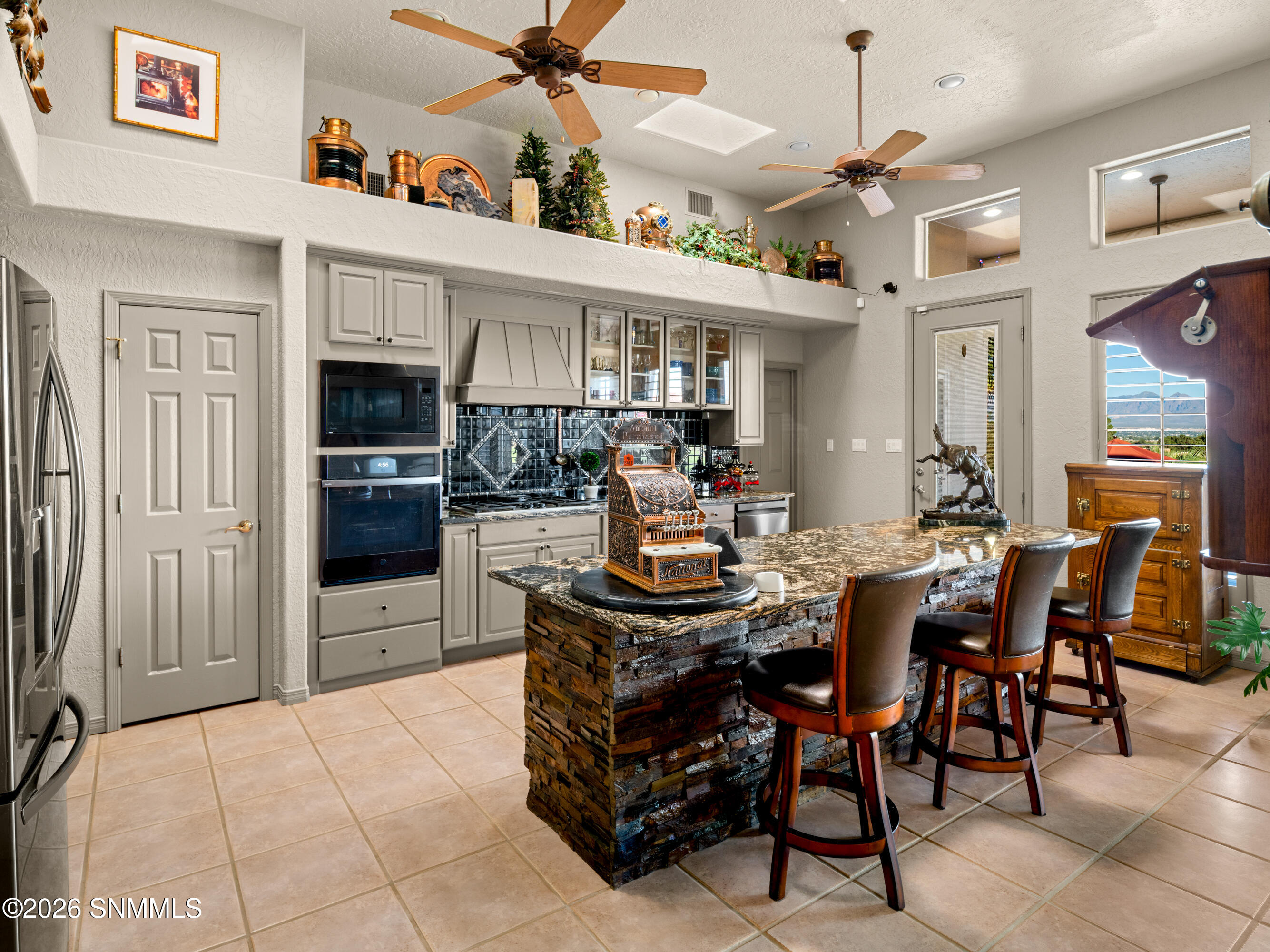 1606-Via-Diamante-MLS-Camera-Guy-18