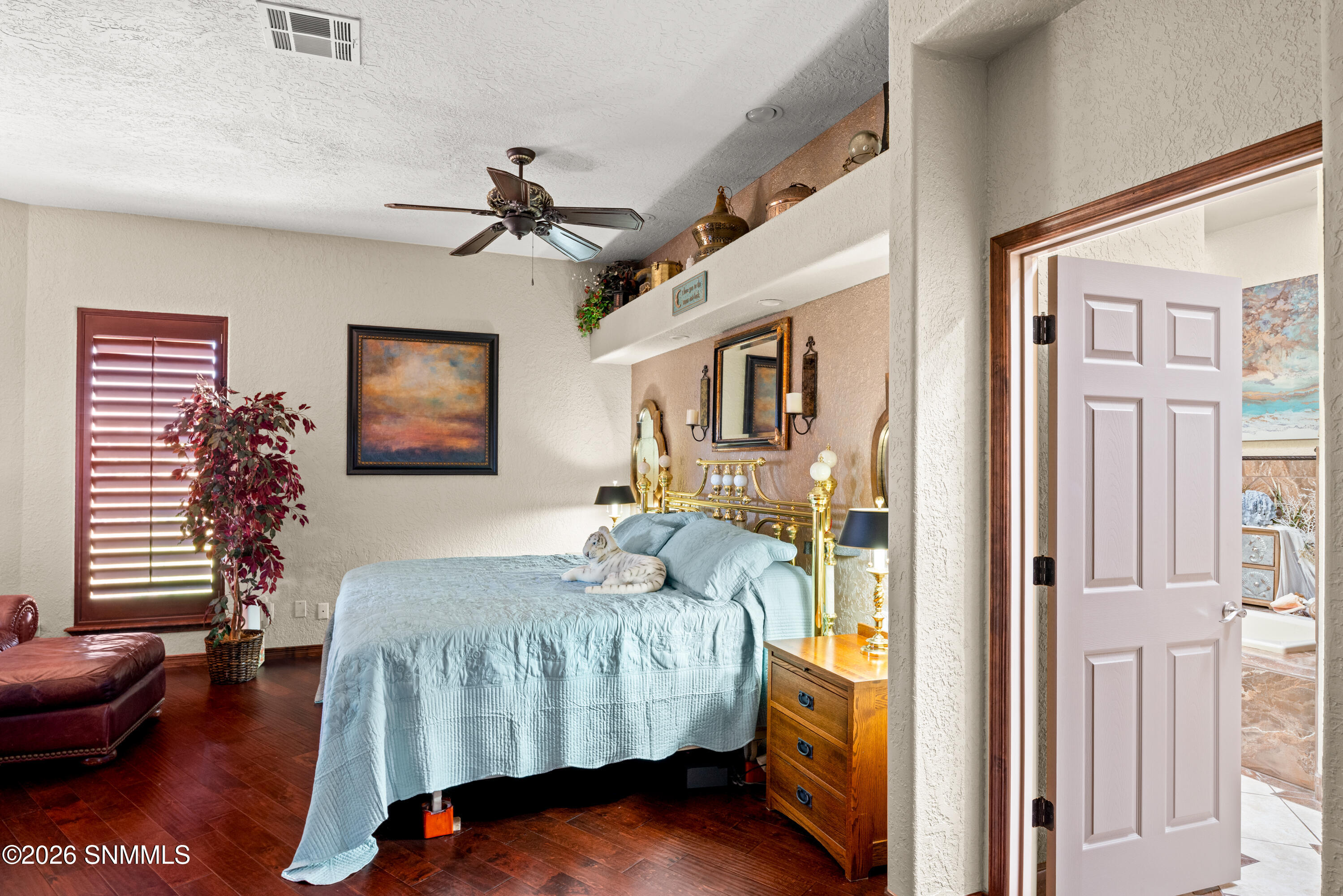 1606-Via-Diamante-MLS-Camera-Guy-28