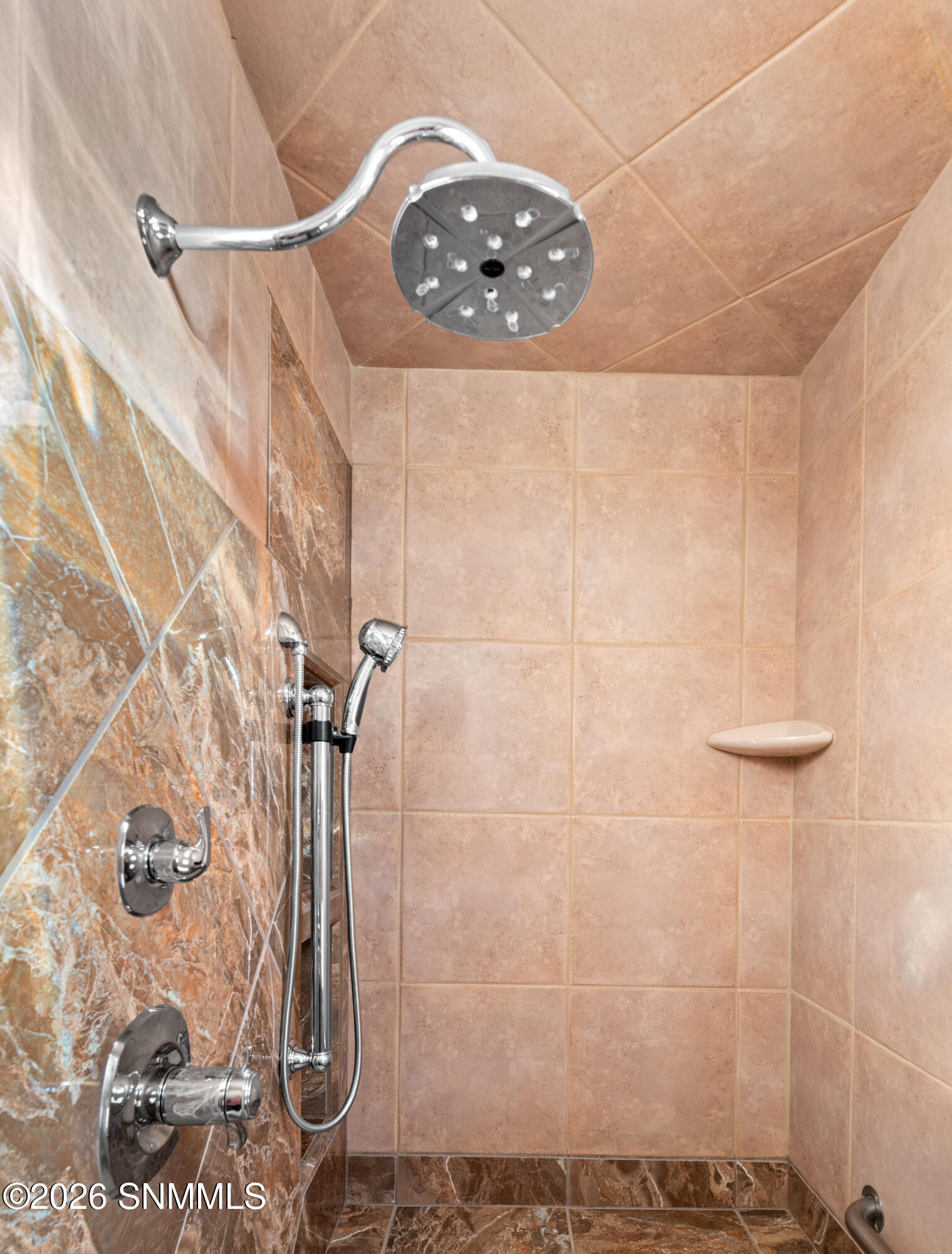 1606-Via-Diamante-MLS-Camera-Guy-34