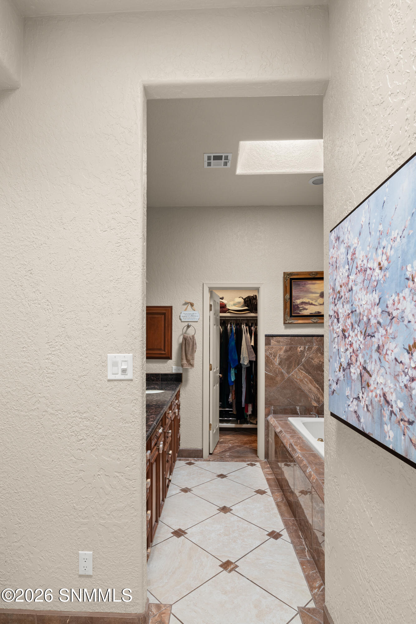 1606-Via-Diamante-MLS-Camera-Guy-35