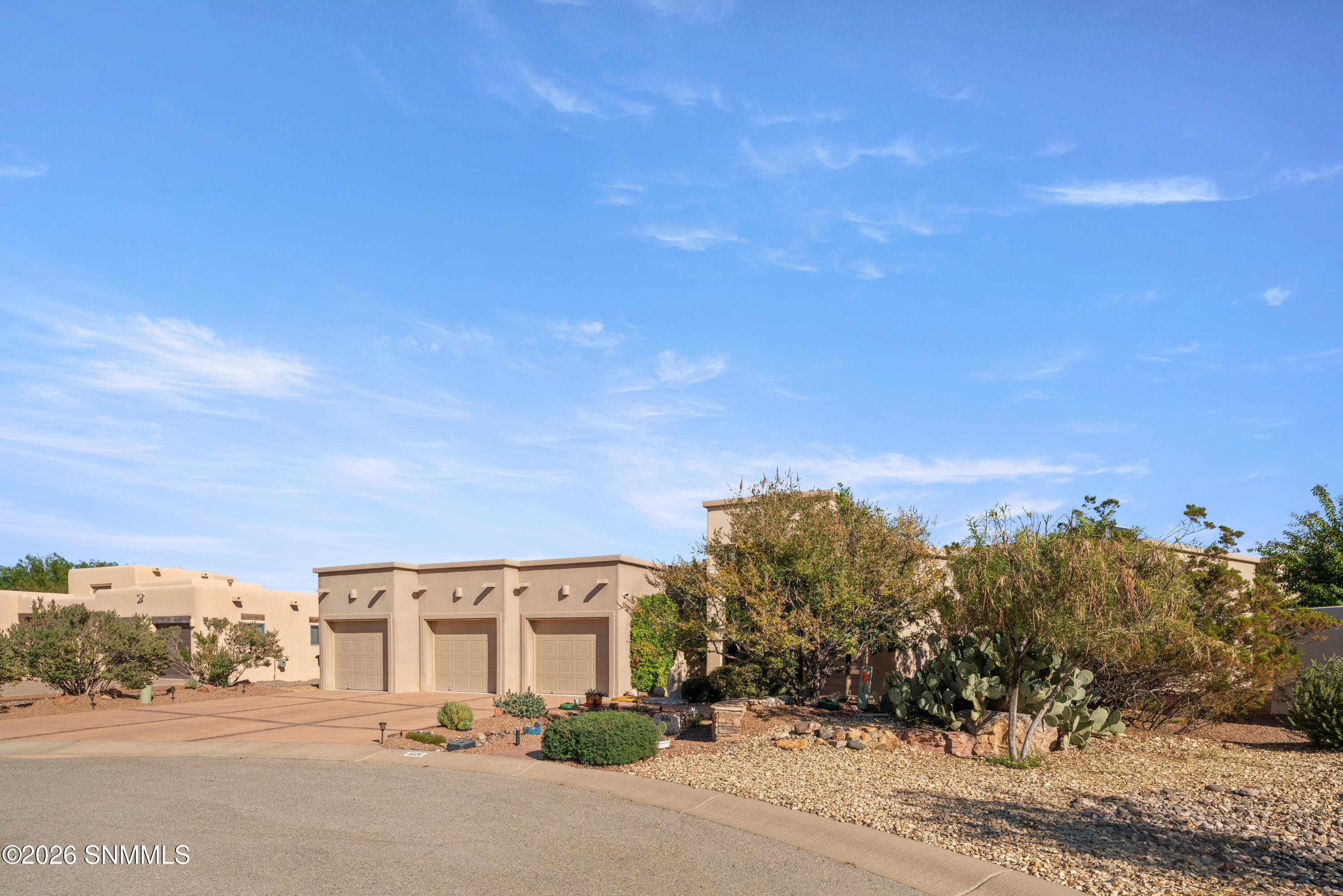 1606-Via-Diamante-MLS-Camera-Guy-2