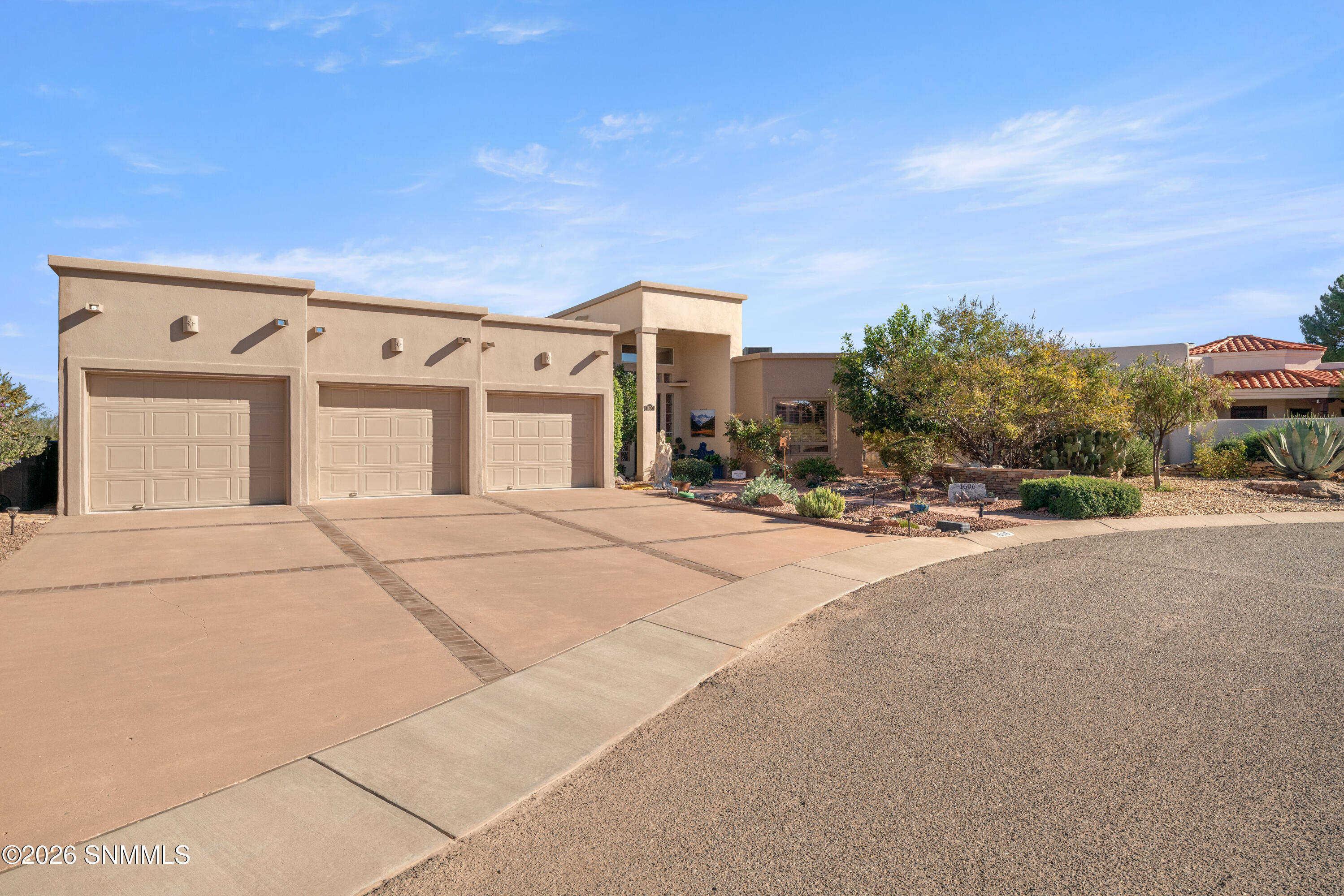 1606-Via-Diamante-MLS-Camera-Guy-3