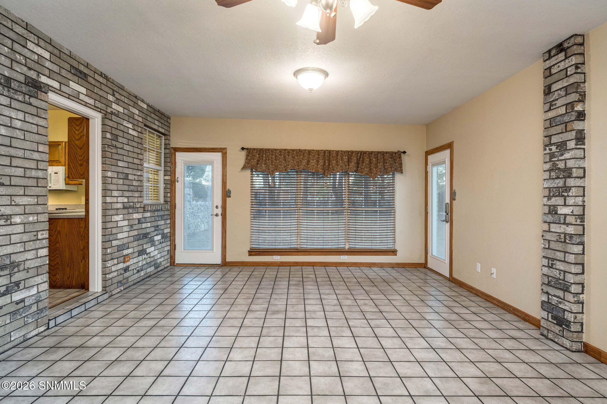 18-web-or-mls-Snappin Homes (Northwind44