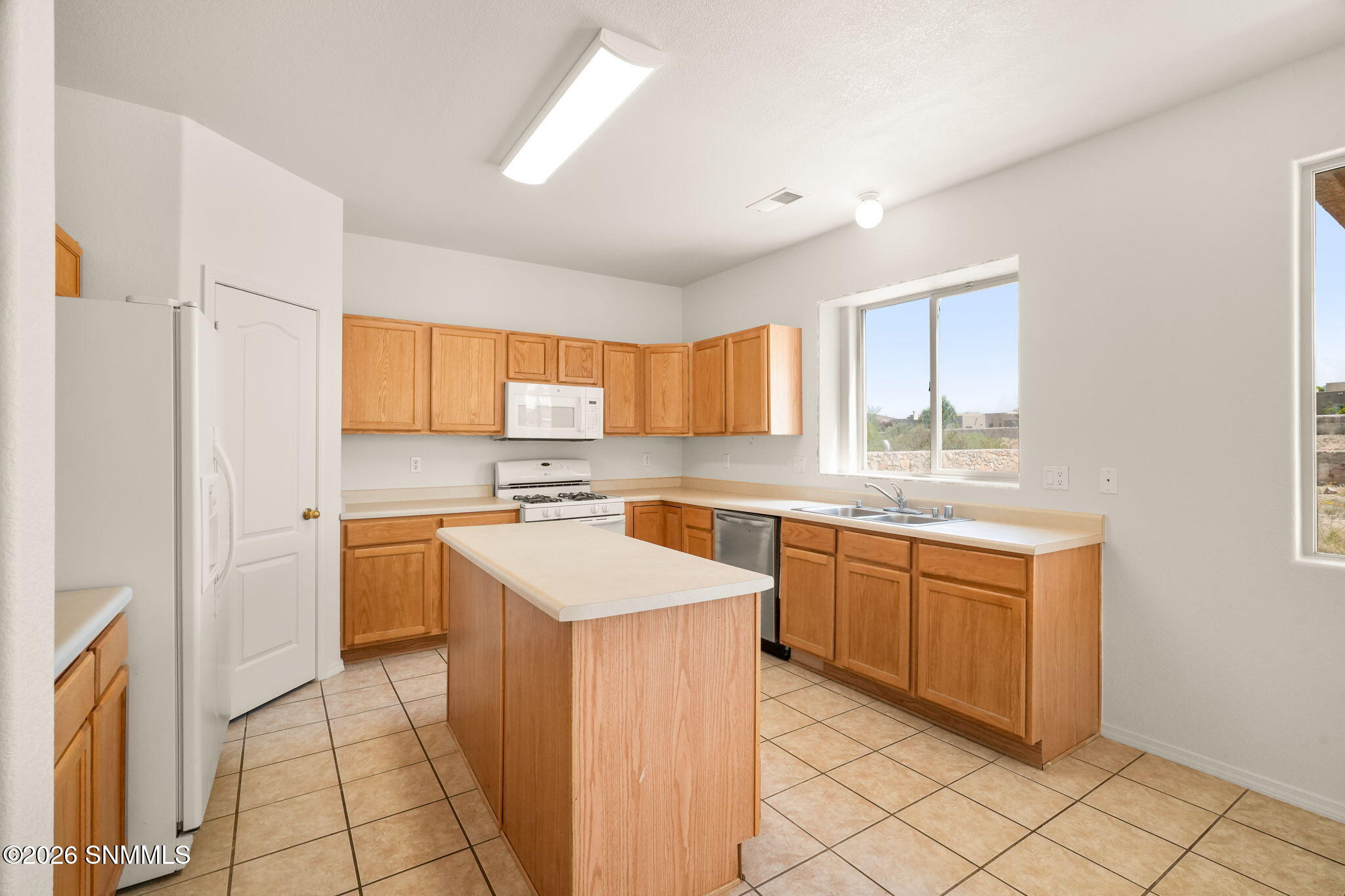 2472 Tuscan Hills-10