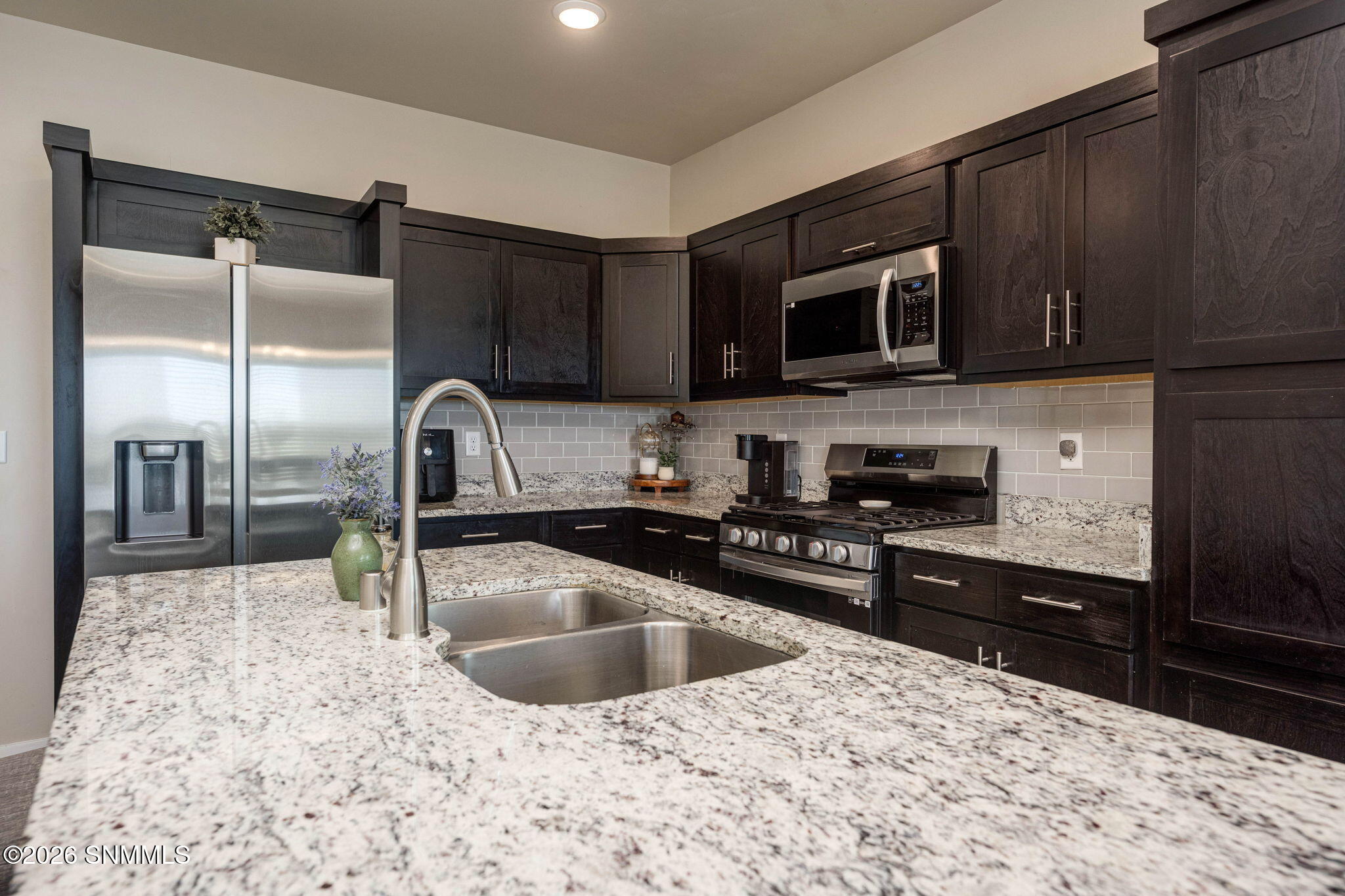 12-web-or-mls-Snappin Homes (Caspian3866