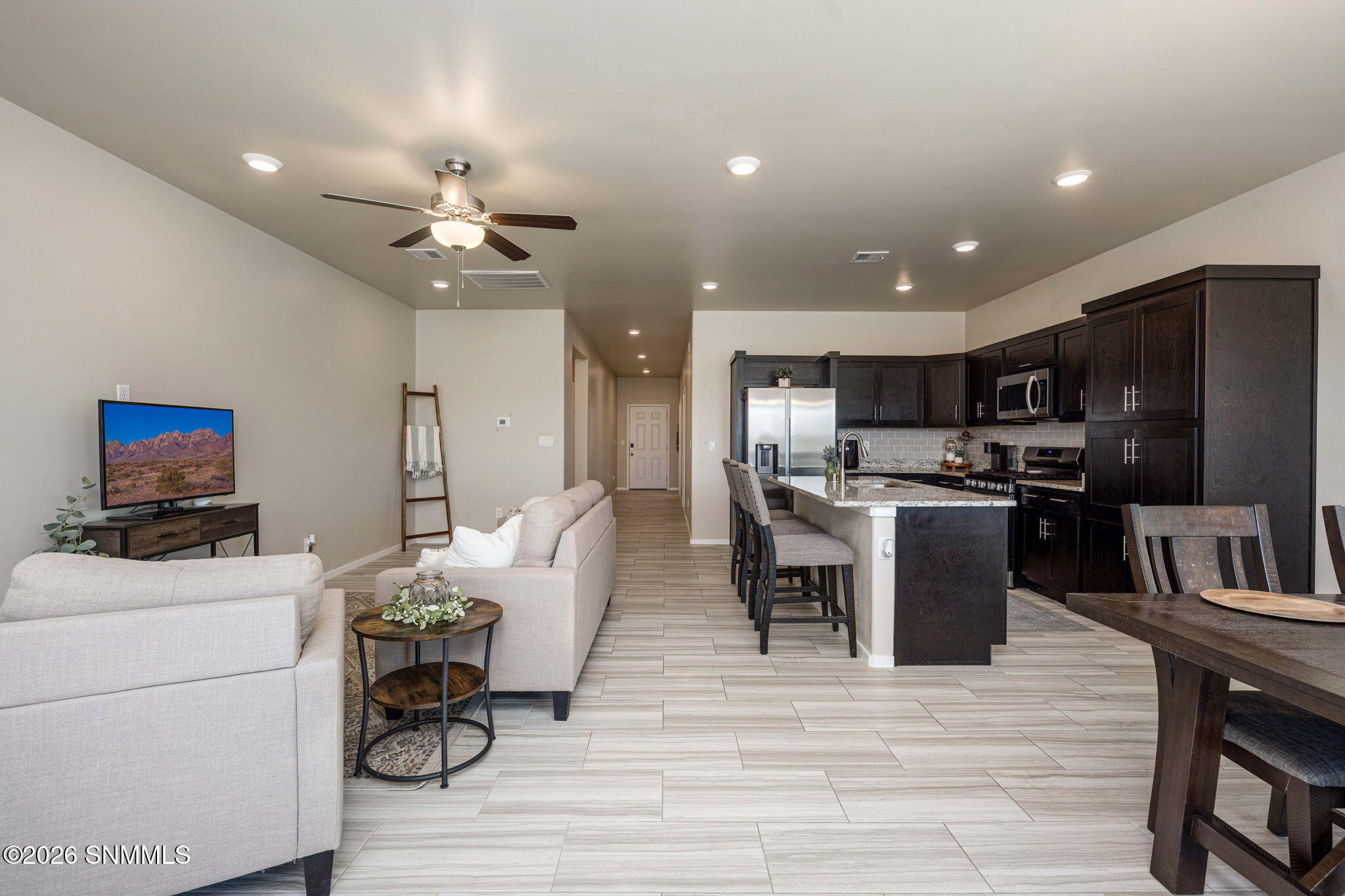 9-web-or-mls-Snappin Homes (Caspian3866)