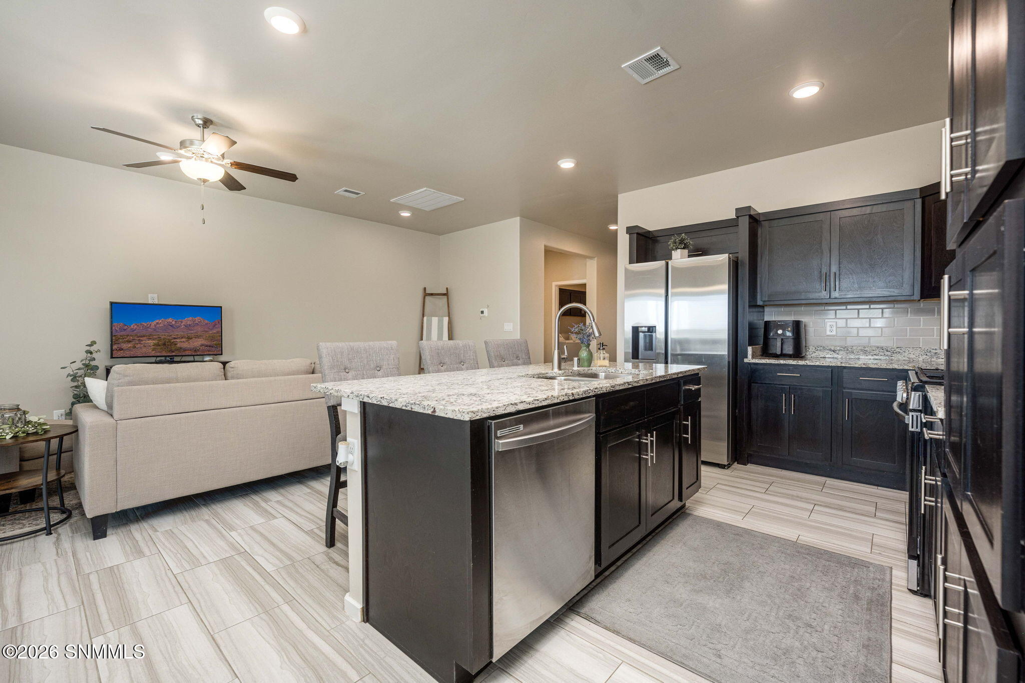 14-web-or-mls-Snappin Homes (Caspian3866