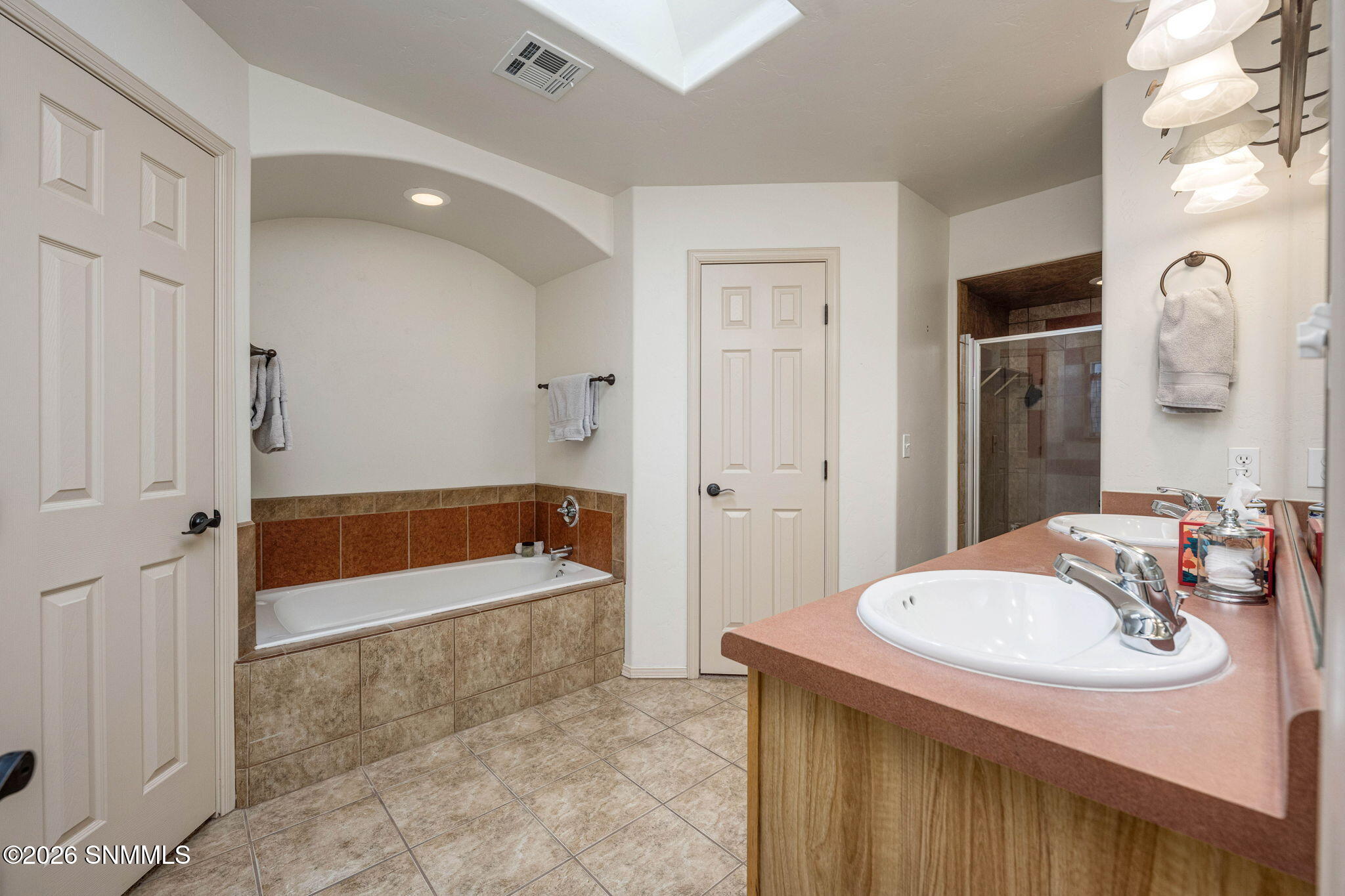 24-web-or-mls-Snappin Homes (Cedardale53