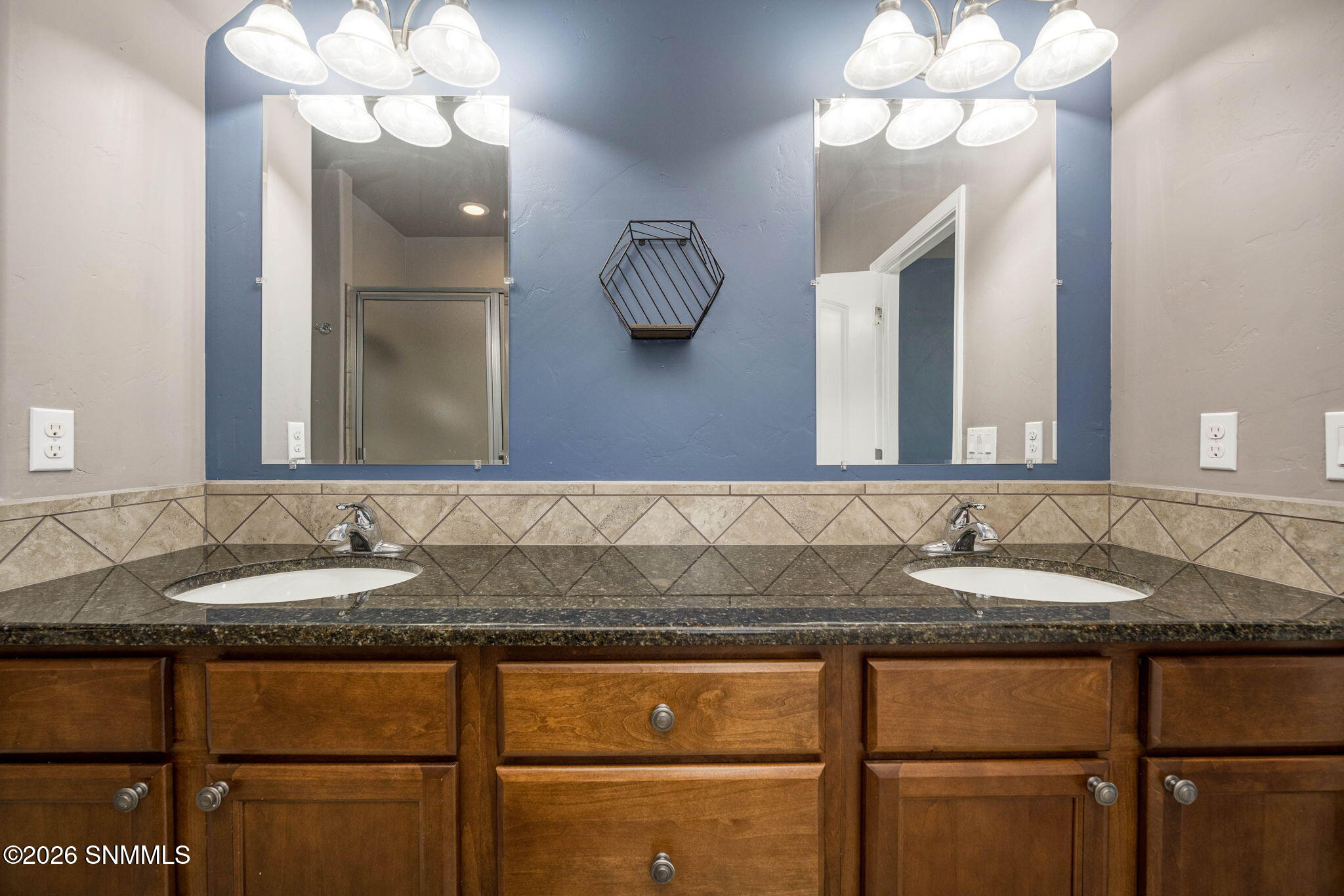 25-web-or-mls-Snappin Homes (SanClemente