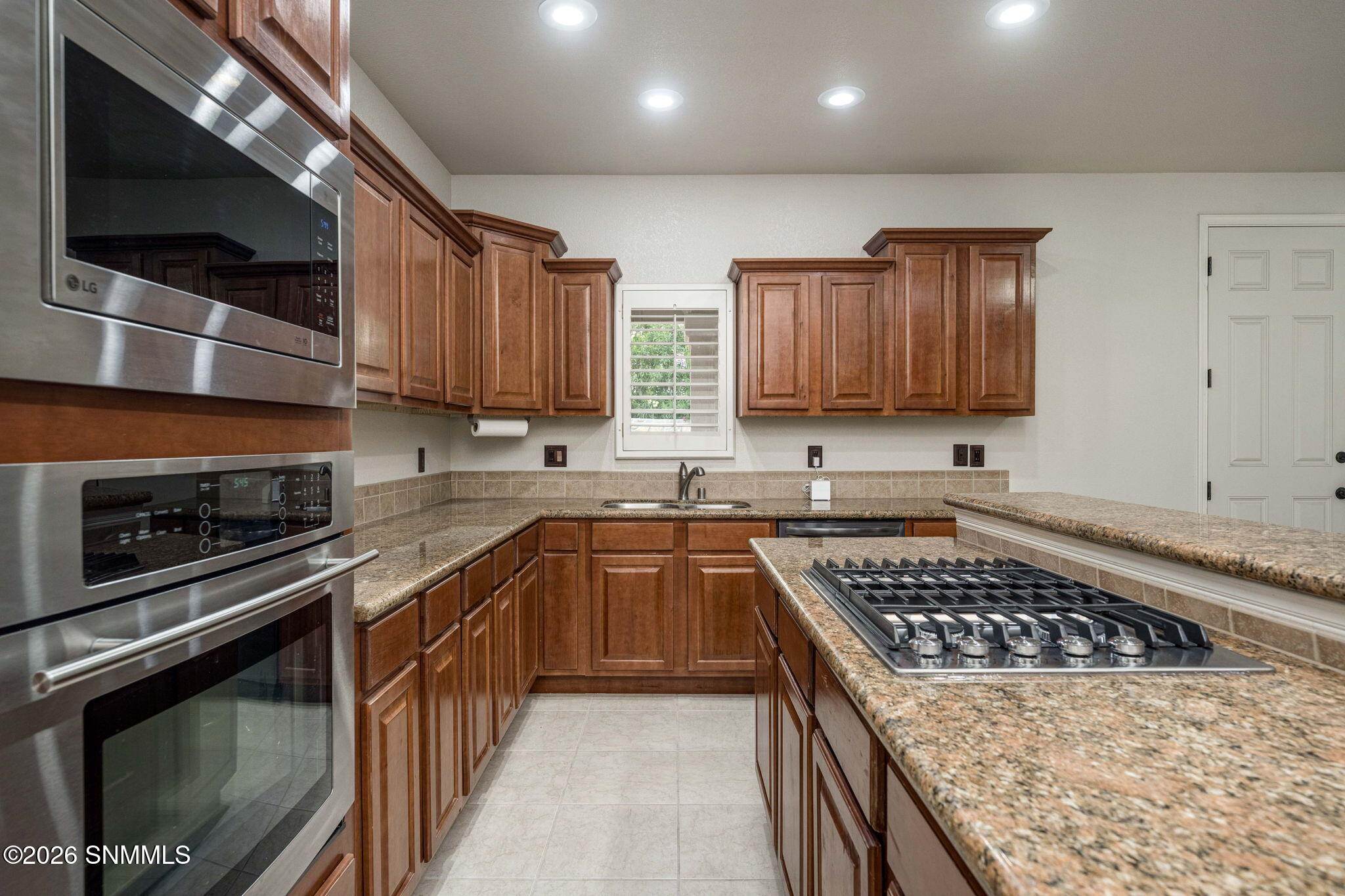 12-web-or-mls-Snappin Homes (Allande3740