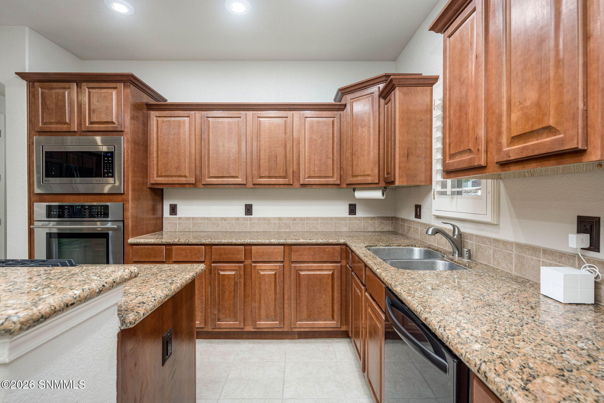 11-web-or-mls-Snappin Homes (Allande3740