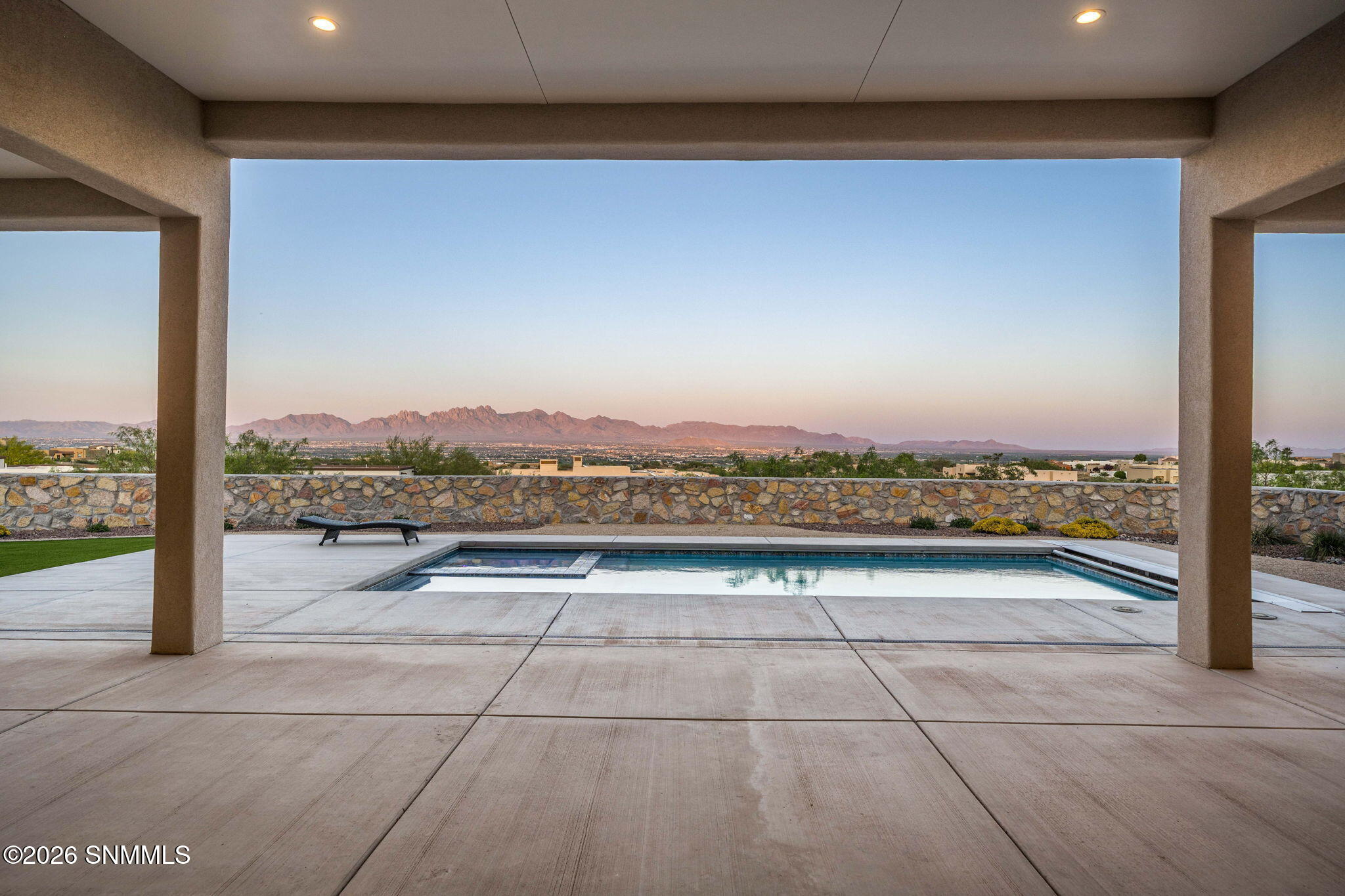 64-web-or-mls-Snappin Homes (CalleEstanc