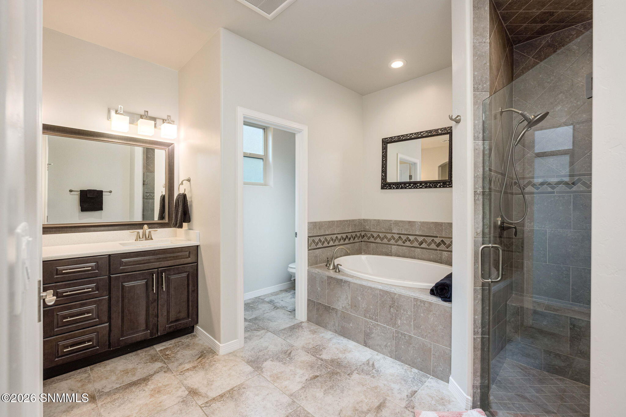 20-web-or-mls-Snappin Homes (Maya3688)-2