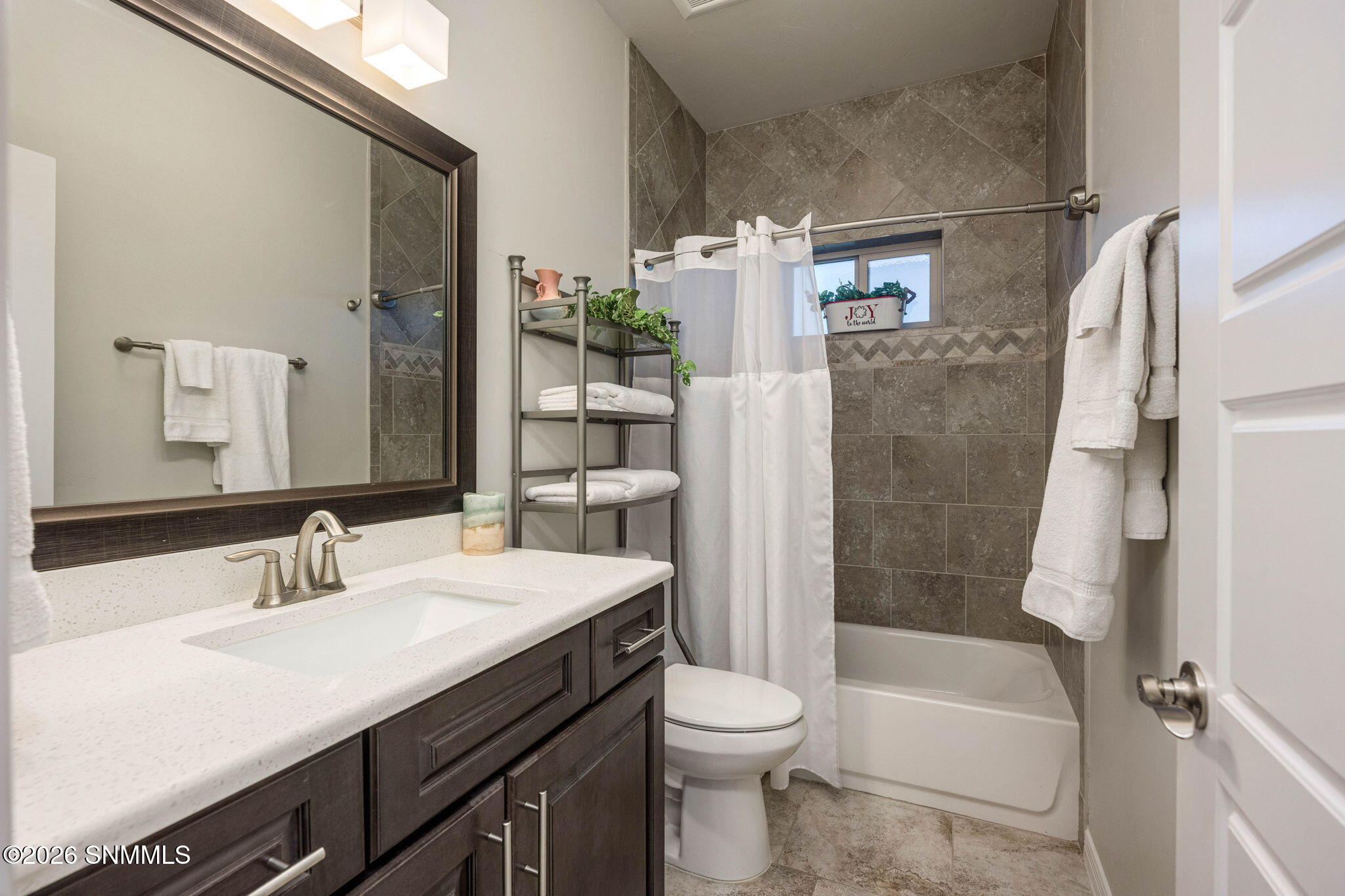 32-web-or-mls-Snappin Homes (Maya3688)-3