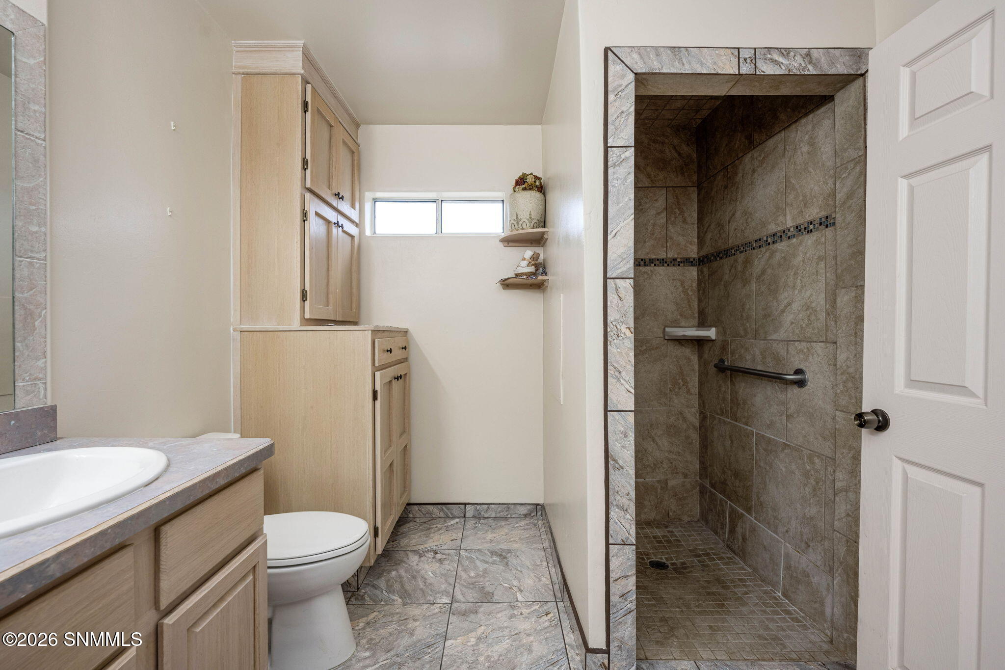 16-web-or-mls-Snappin Homes (Barclay2390