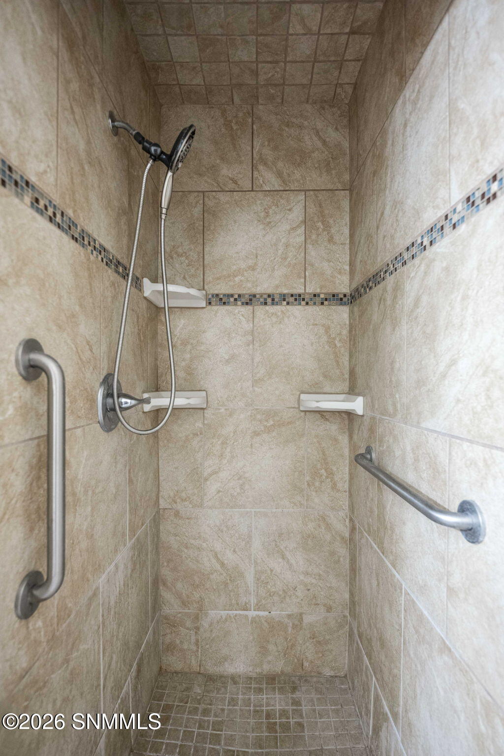 18-web-or-mls-Snappin Homes (Barclay2390