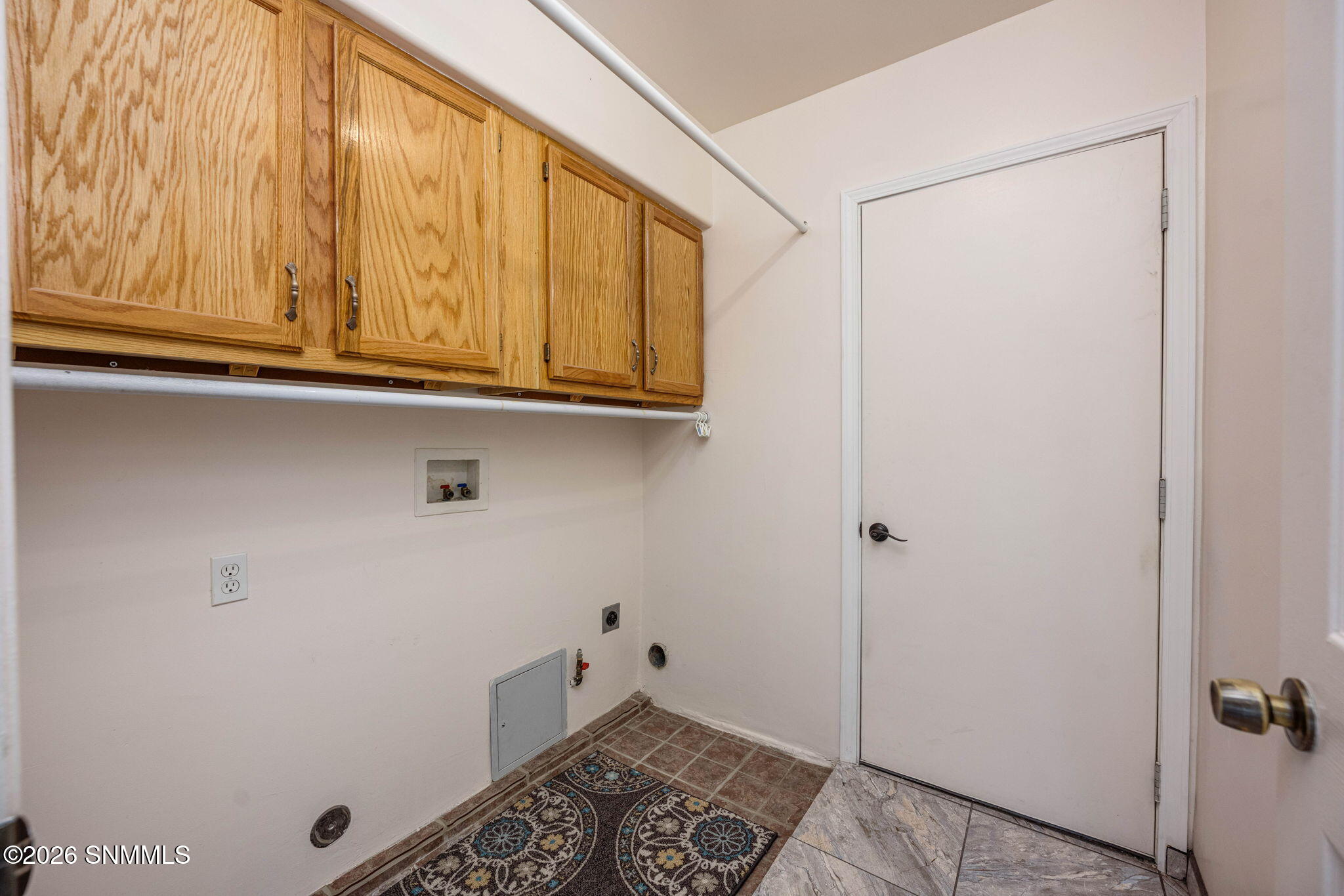 24-web-or-mls-Snappin Homes (Barclay2390