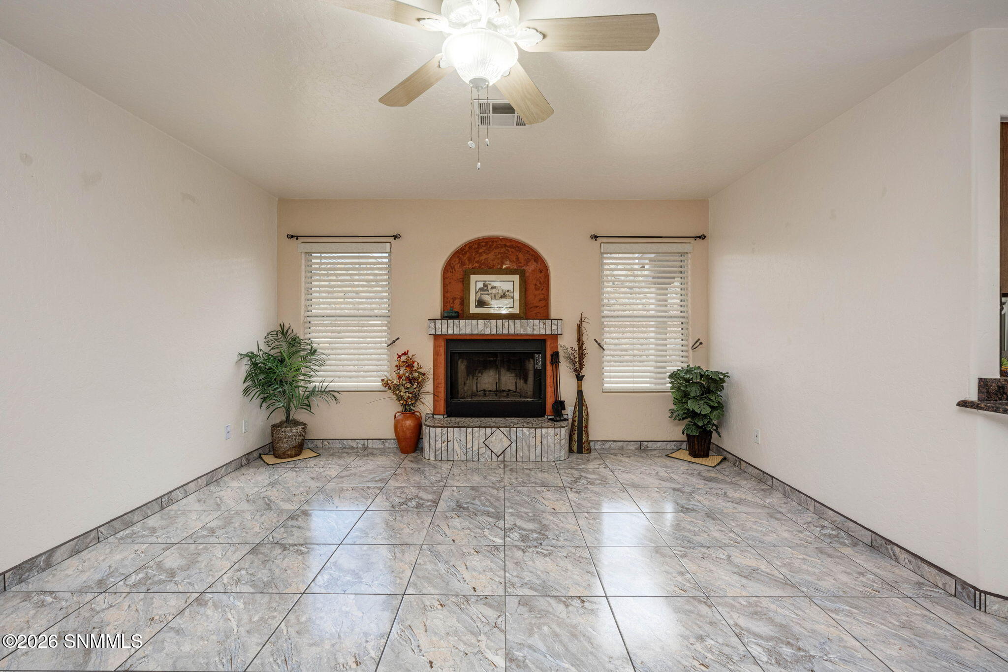 5-web-or-mls-Snappin Homes (Barclay2390)