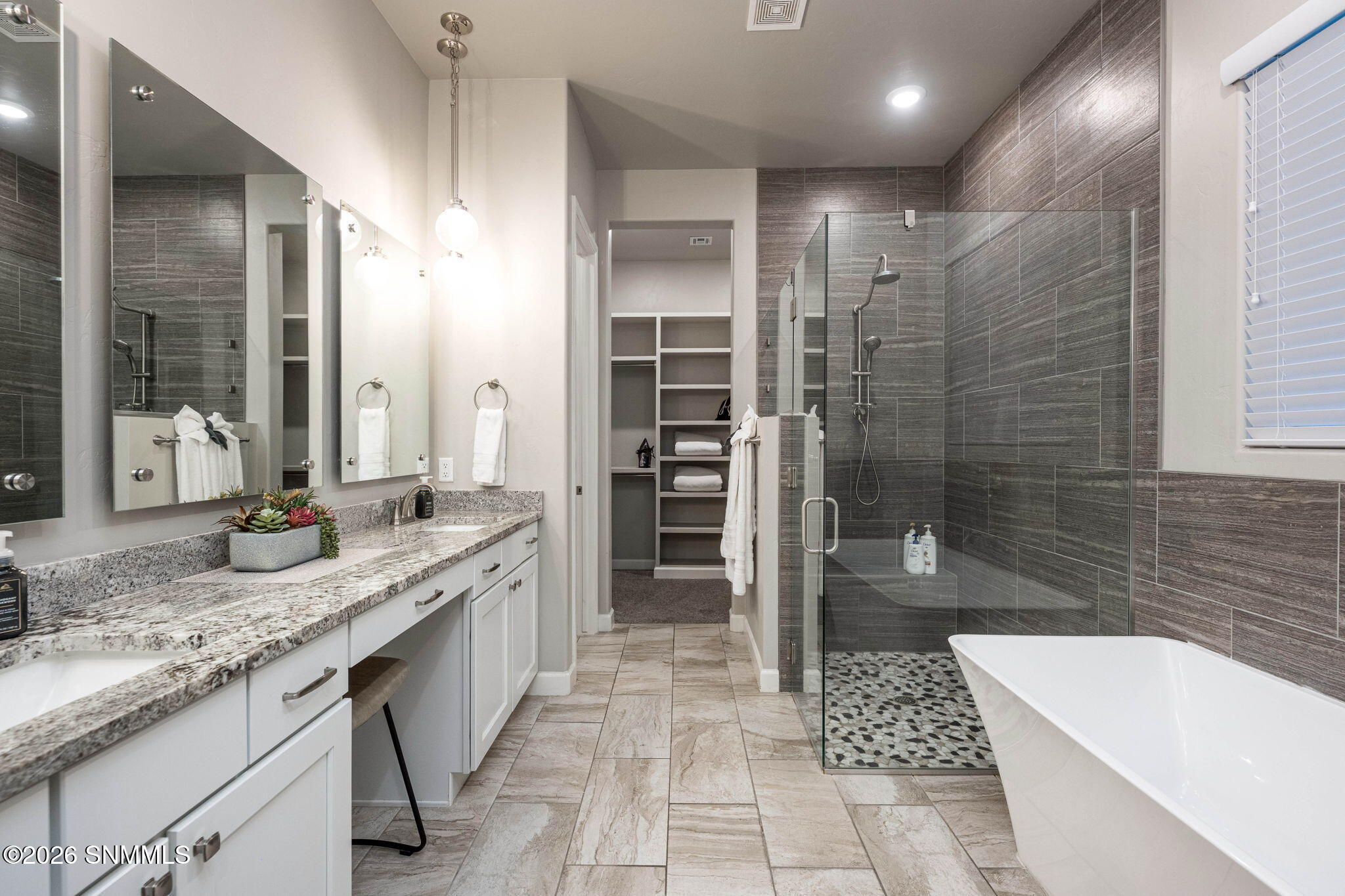 27-web-or-mls-Snappin Homes (Quicksilver