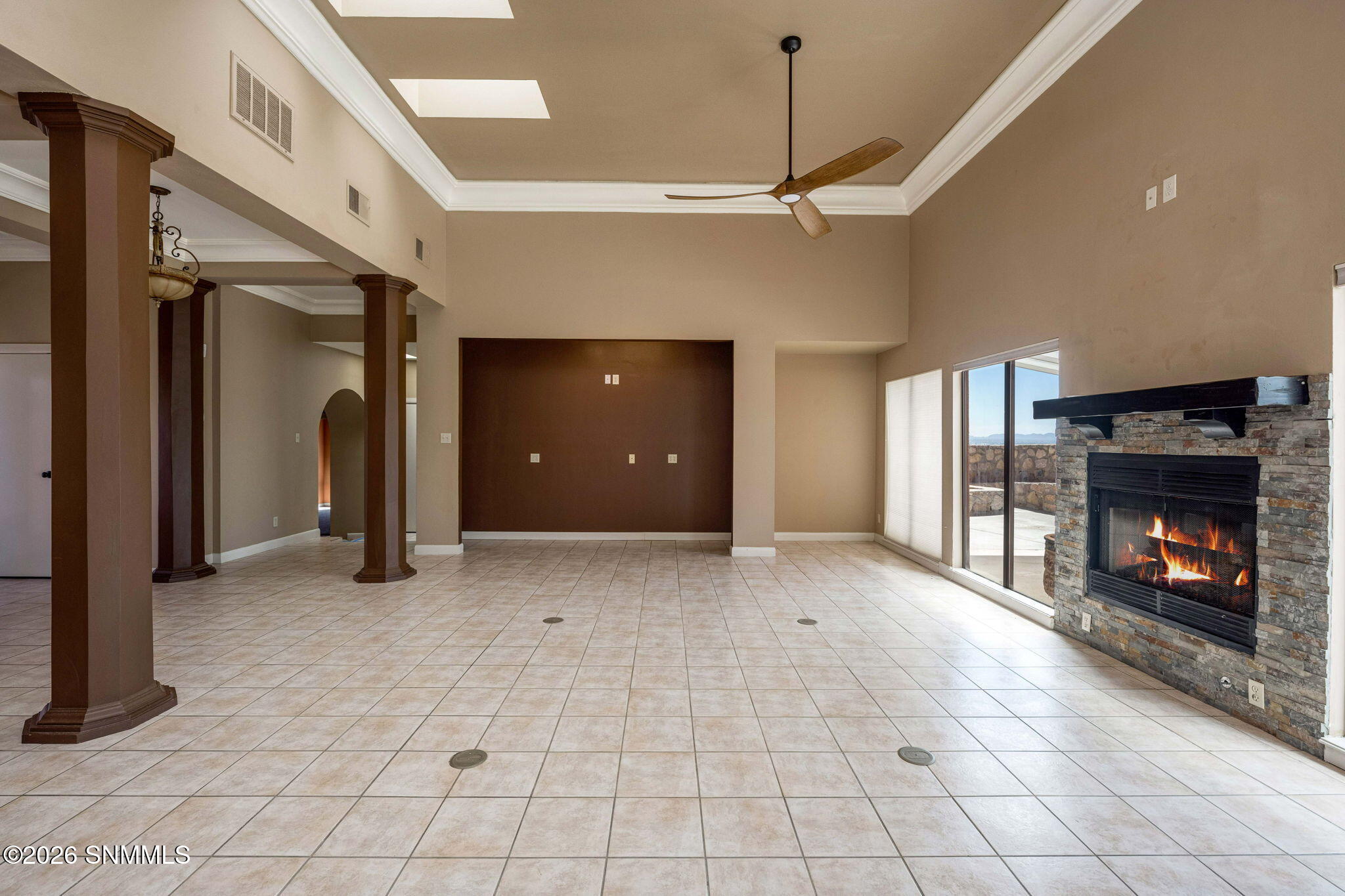 11-web-or-mls-Snappin Homes (ViaEmma6887