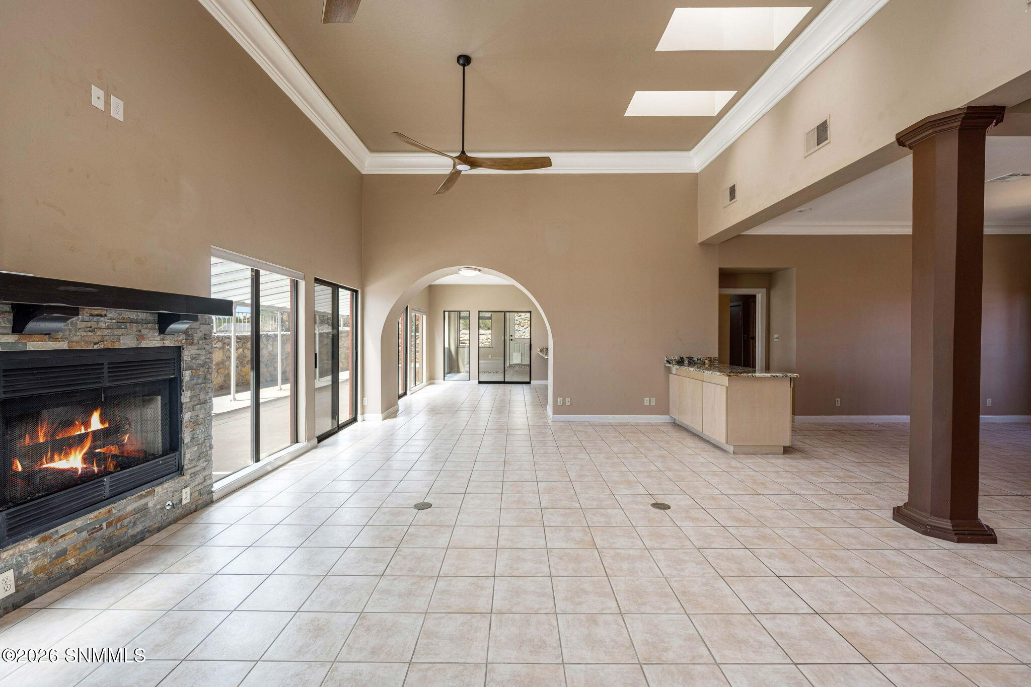 12-web-or-mls-Snappin Homes (ViaEmma6887