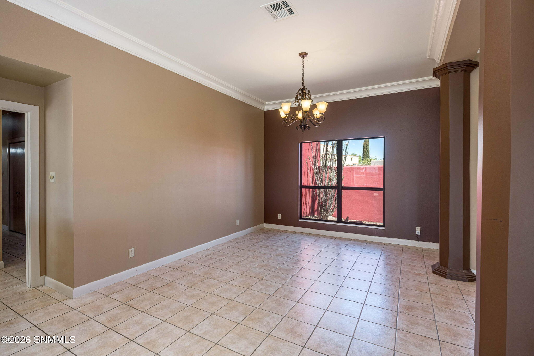 14-web-or-mls-Snappin Homes (ViaEmma6887