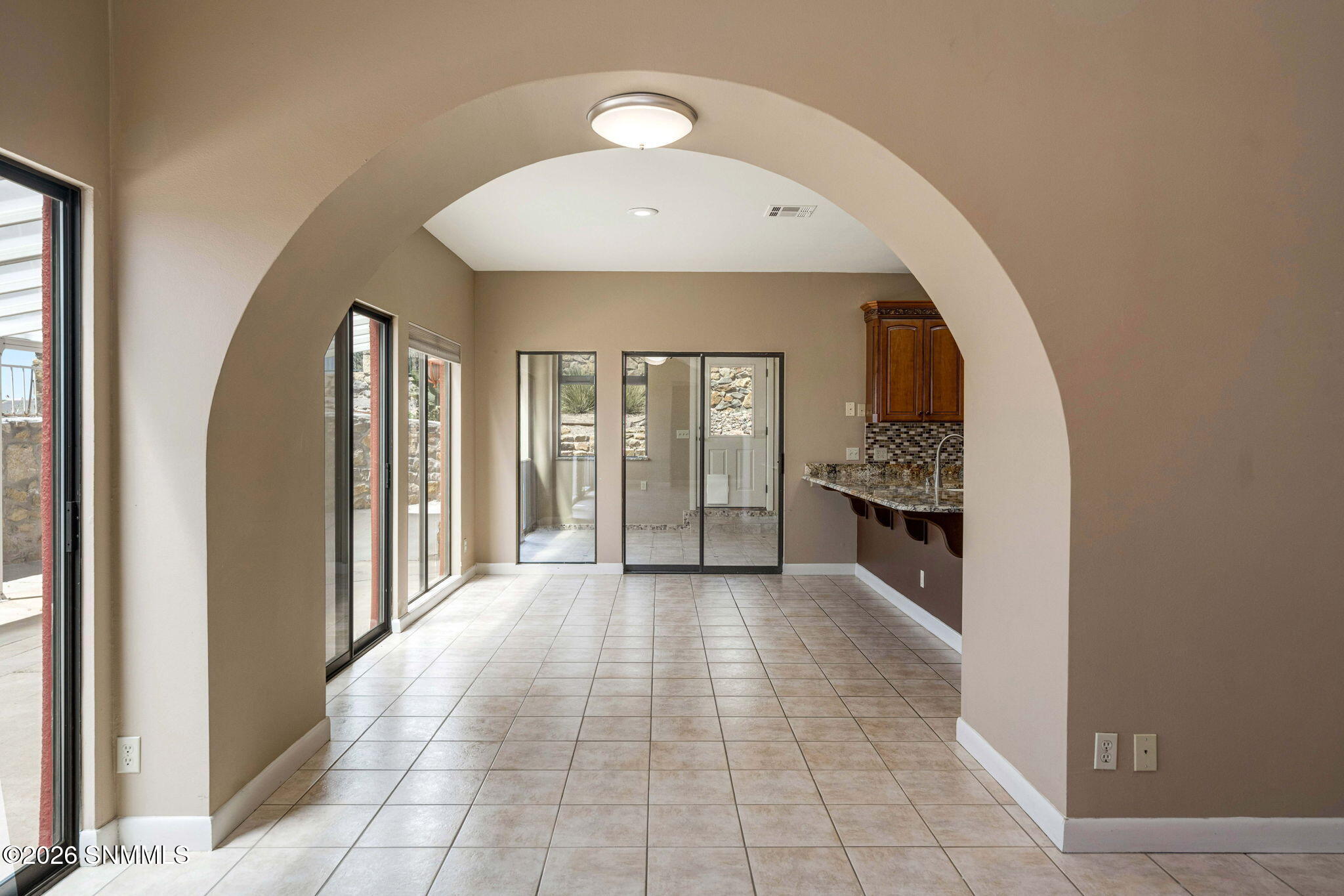 16-web-or-mls-Snappin Homes (ViaEmma6887