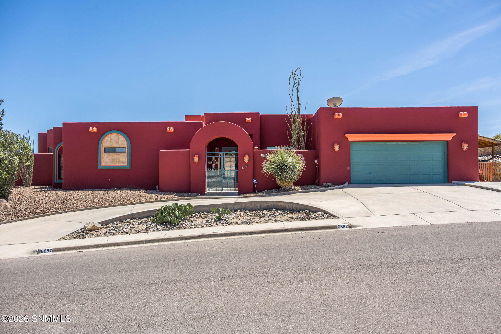 2-web-or-mls-Snappin Homes (ViaEmma6887)