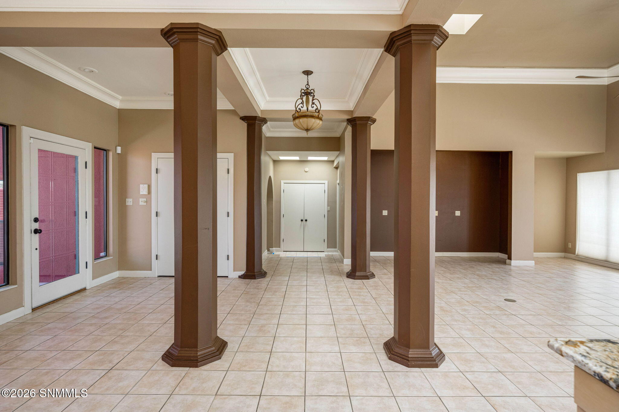 24-web-or-mls-Snappin Homes (ViaEmma6887