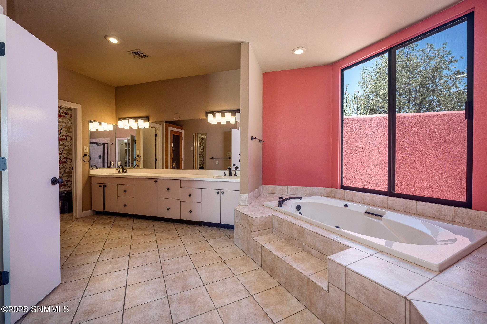 30-web-or-mls-Snappin Homes (ViaEmma6887