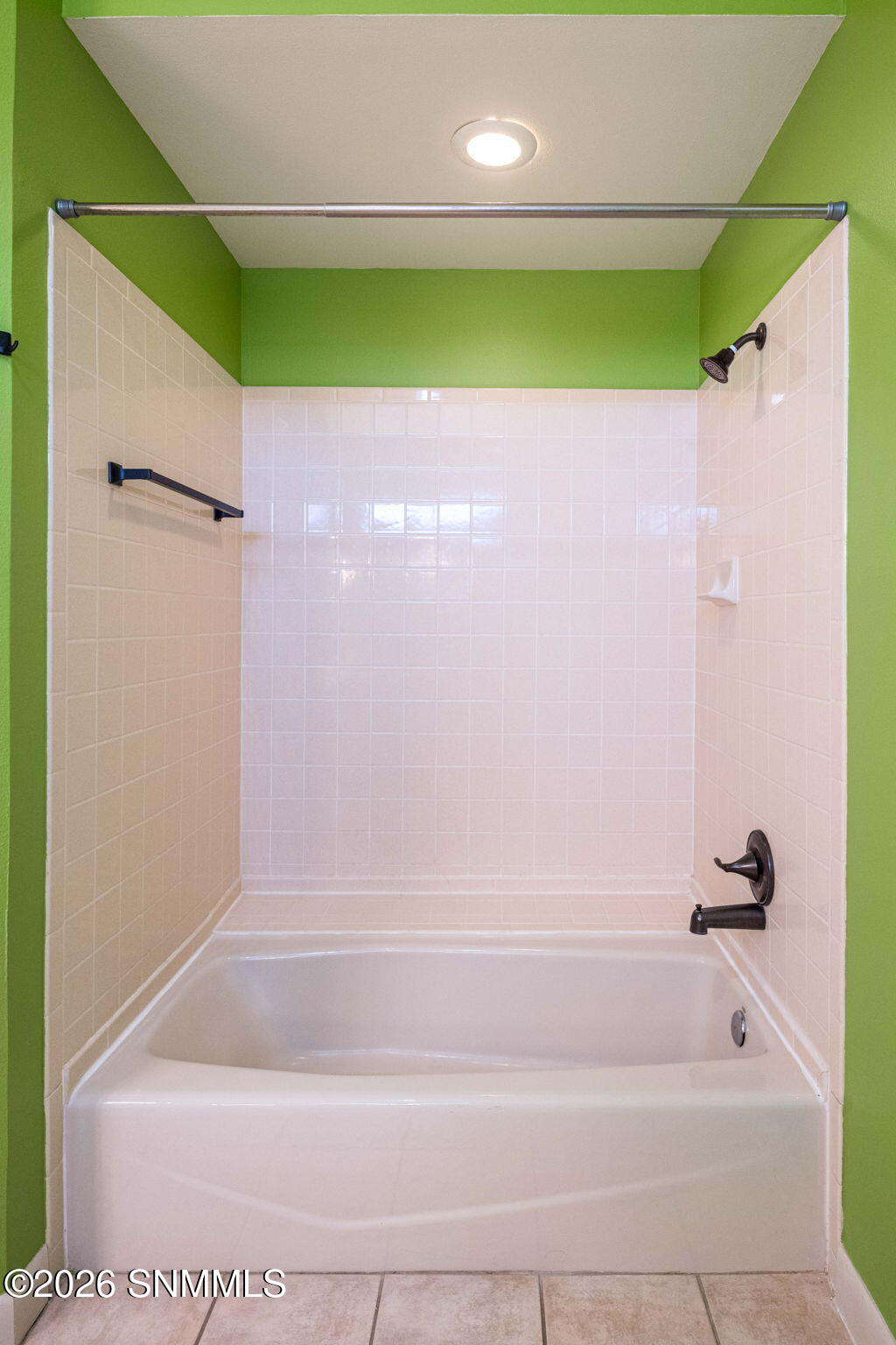 39-web-or-mls-Snappin Homes (ViaEmma6887