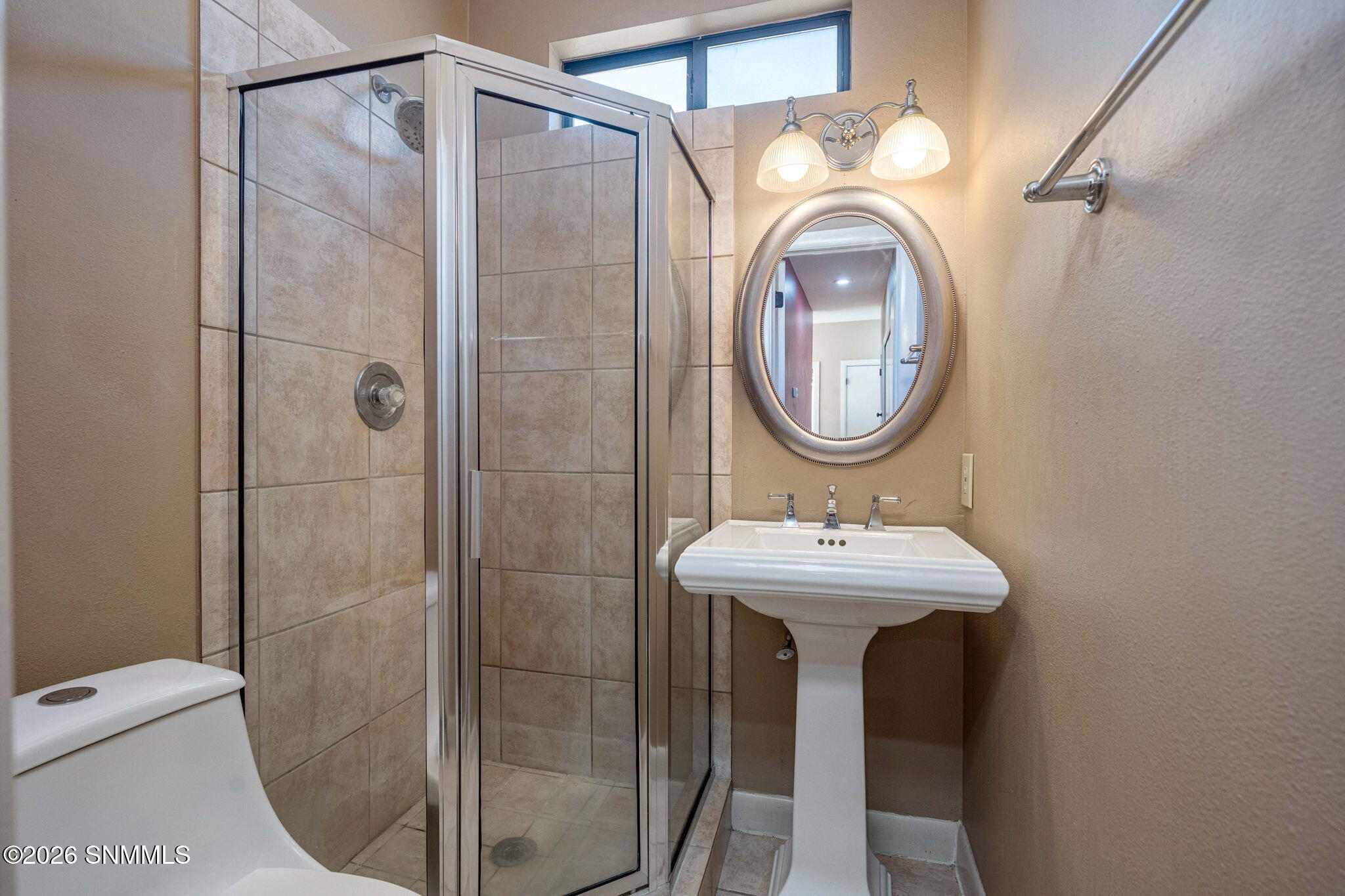 44-web-or-mls-Snappin Homes (ViaEmma6887