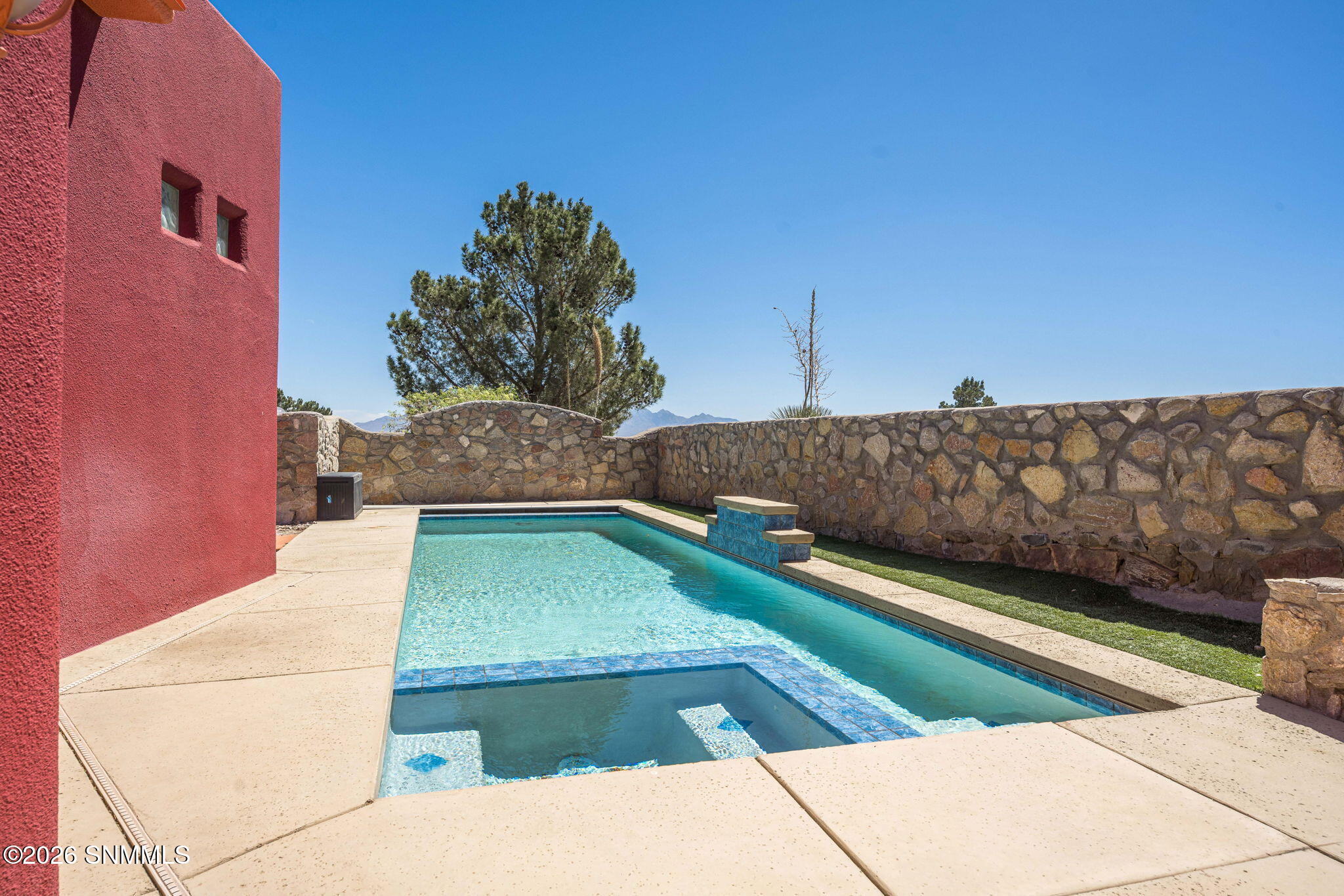 52-web-or-mls-Snappin Homes (ViaEmma6887