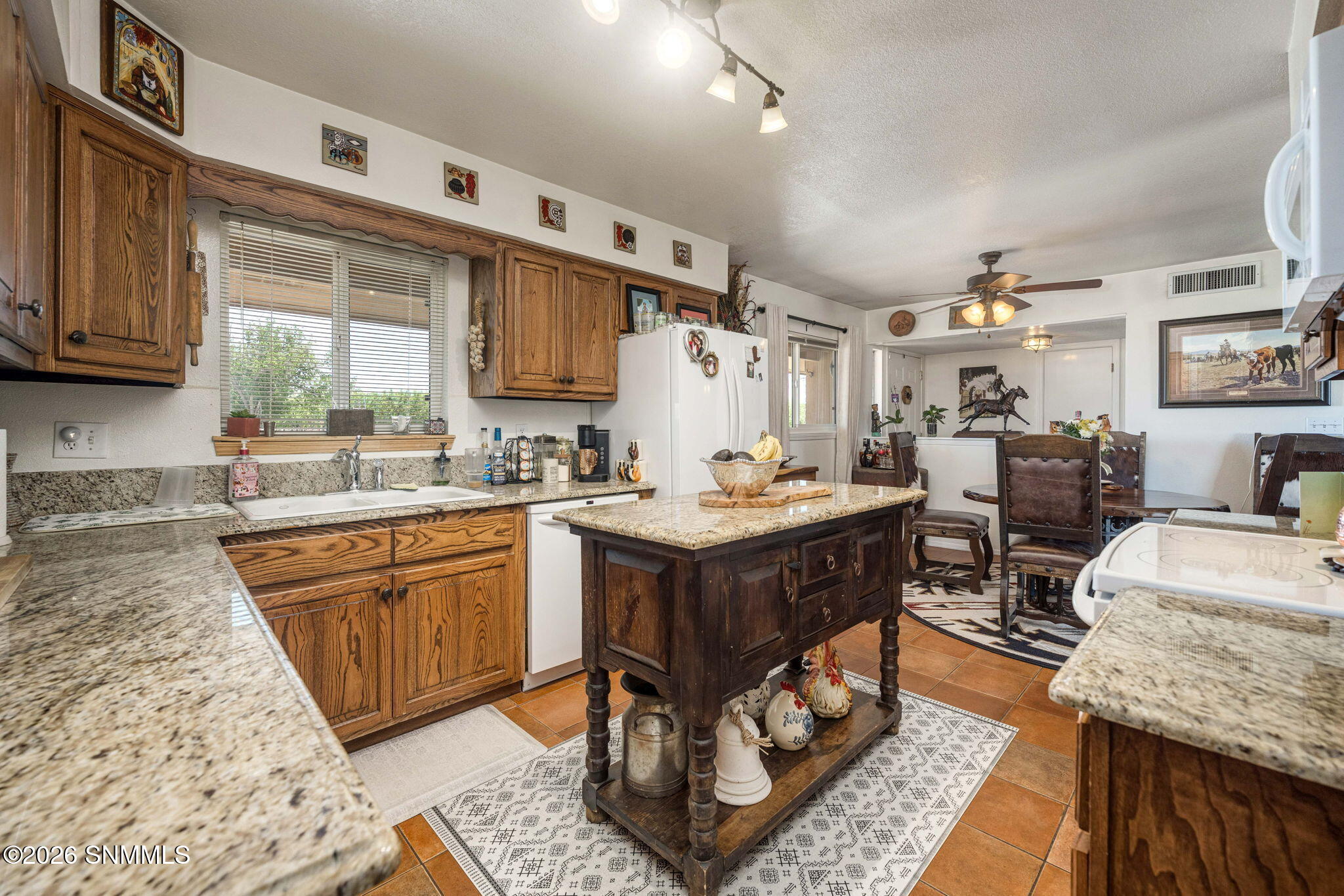 17-web-or-mls-Snappin Homes (Casad608)-1