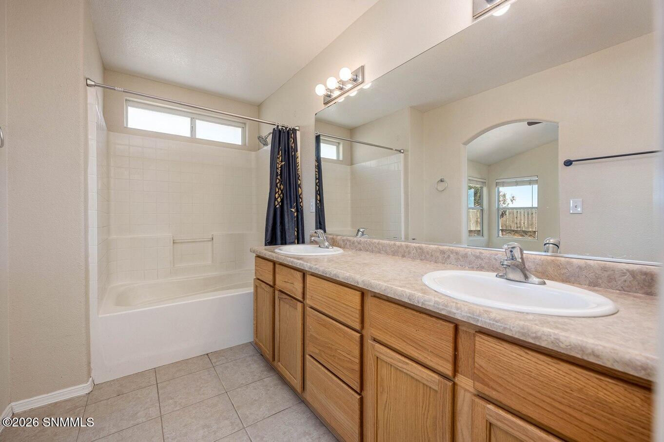 16-Master Bath - 4379 Kingston Rd