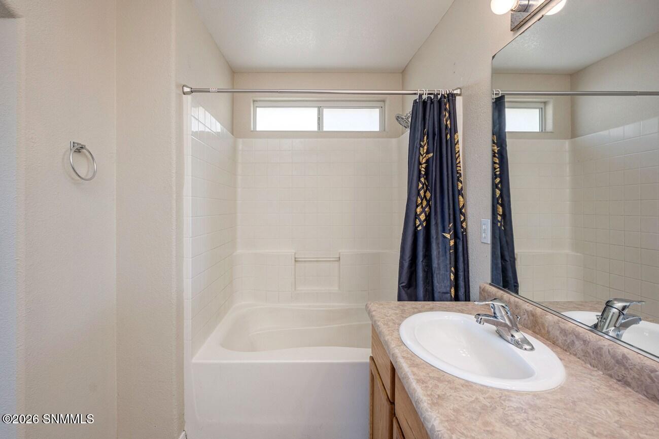 17-Master Bath - 4379 Kingston Rd