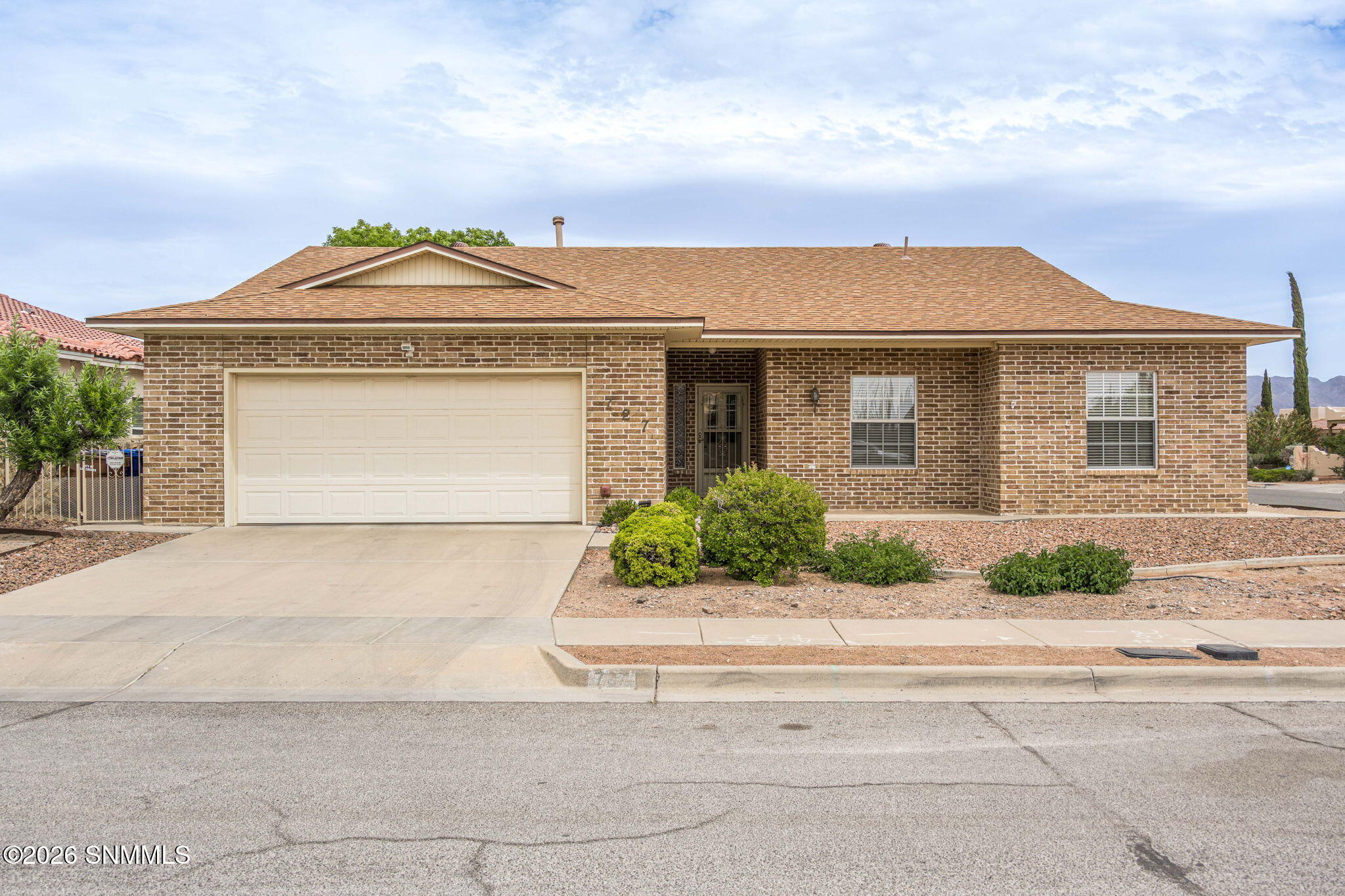 1-web-or-mls-Snappin Homes (MesaPoint727
