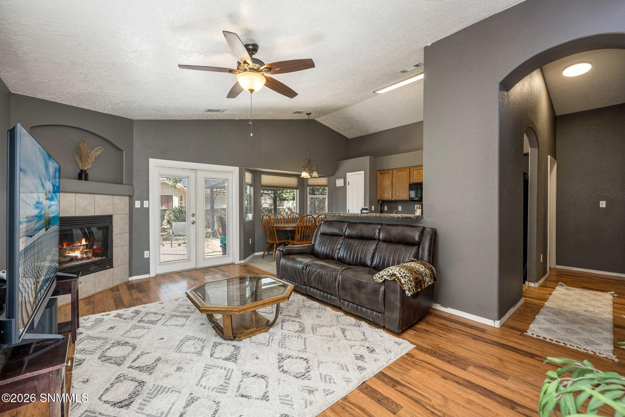 4-web-or-mls-Snappin Homes (EastMesa5743