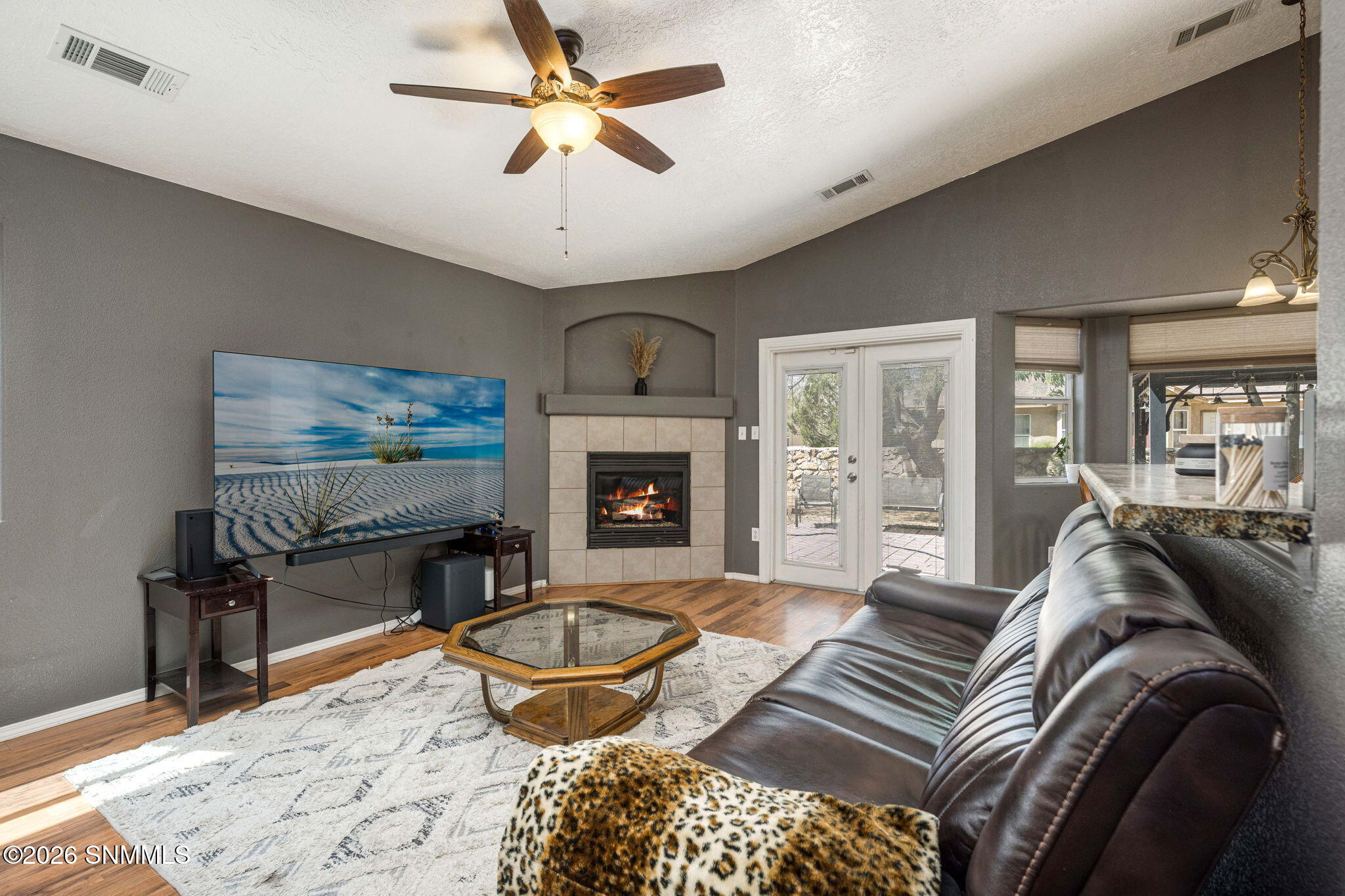 5-web-or-mls-Snappin Homes (EastMesa5743