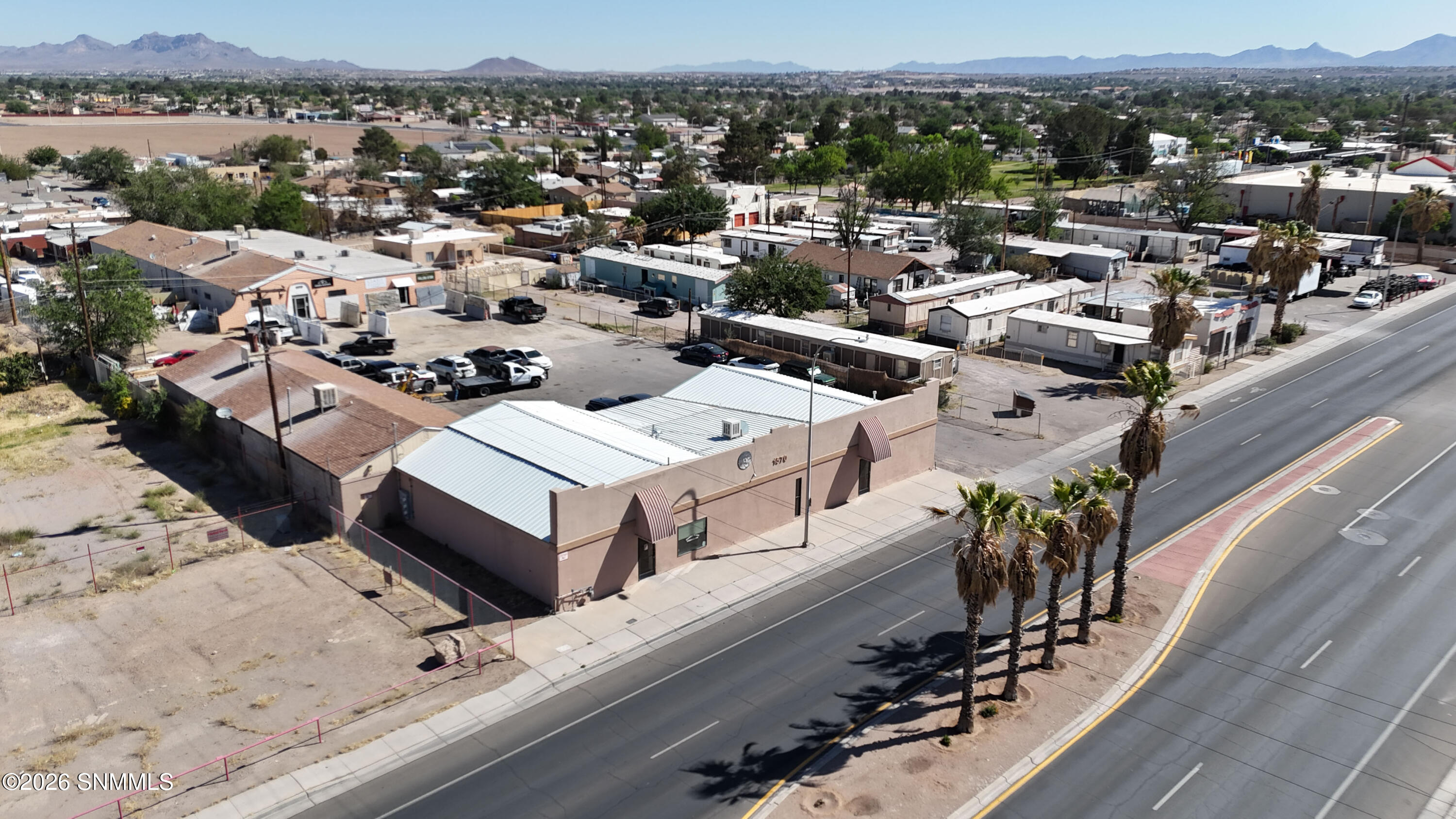 1570 W Picacho - Front 00 Without Blue L