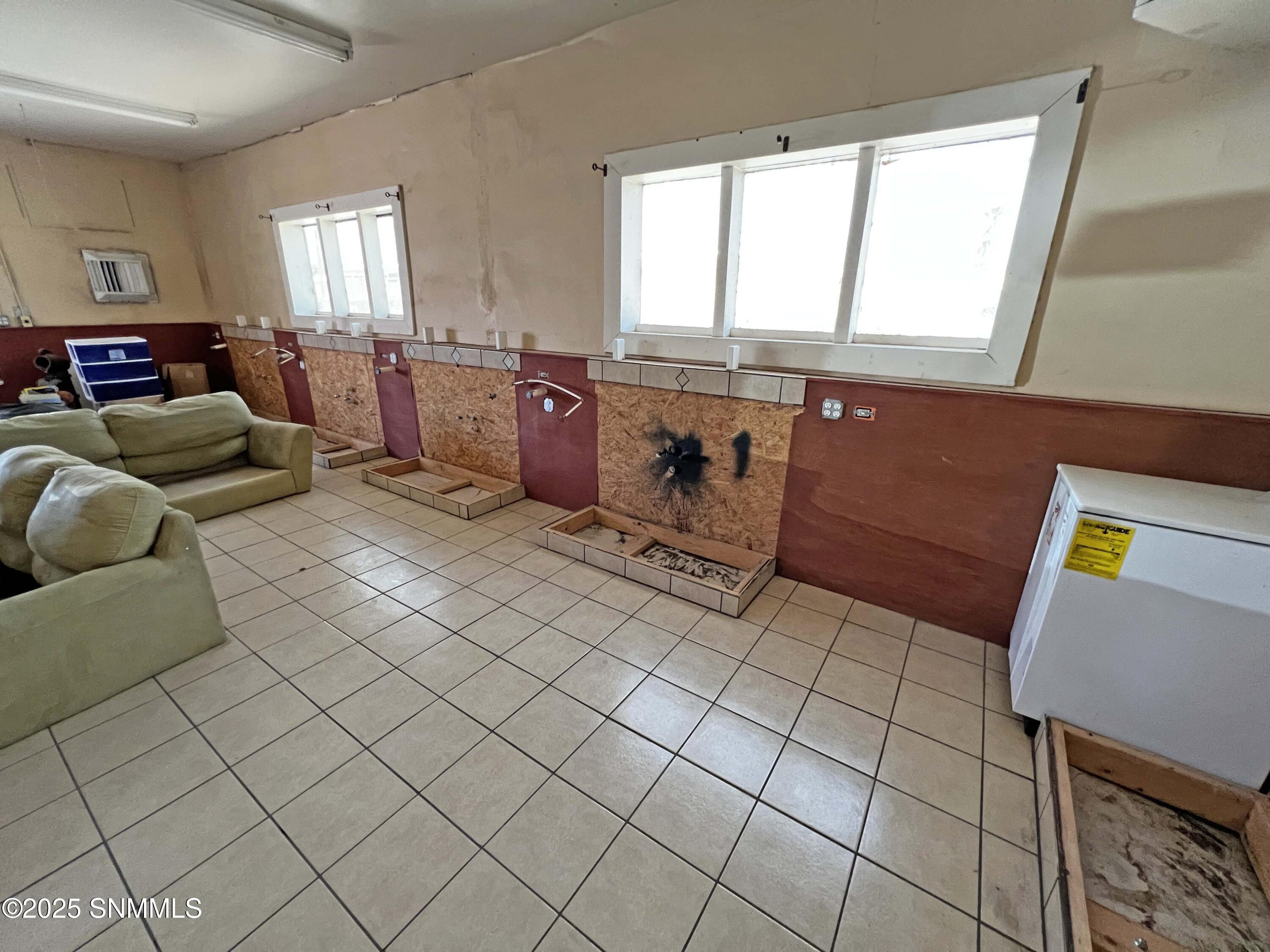 1570 W Picacho - Old Barber Shop Space I