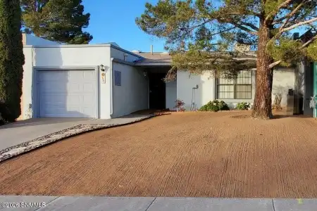 1061 Candeleras Street, Las Cruces, New Mexico 88011, 2 Bedrooms Bedrooms, ,2 BathroomsBathrooms,Residential,For Sale,Candeleras,2601384