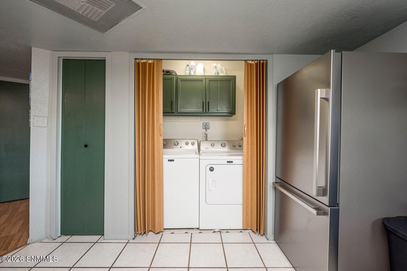 13-Laundry-5175 Creek Trail