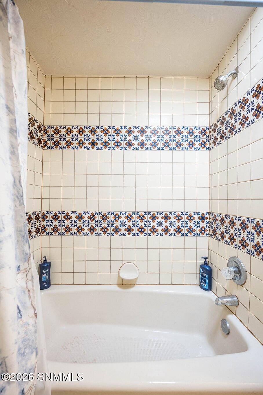 31-Guest Bath-5175 Creek Trail