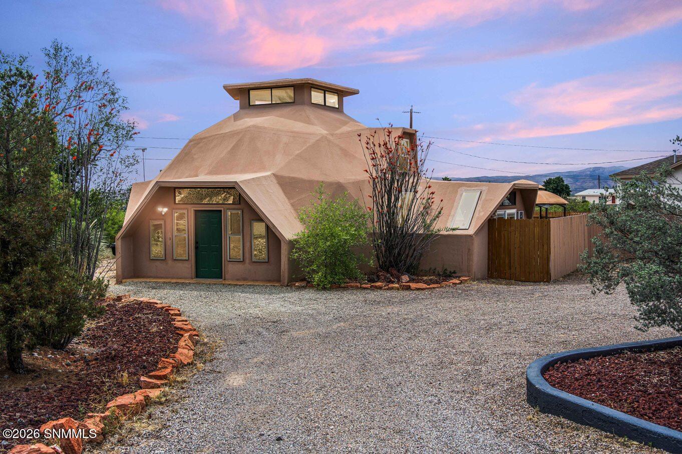 52-Front at Dusk-5175 Creek Trail