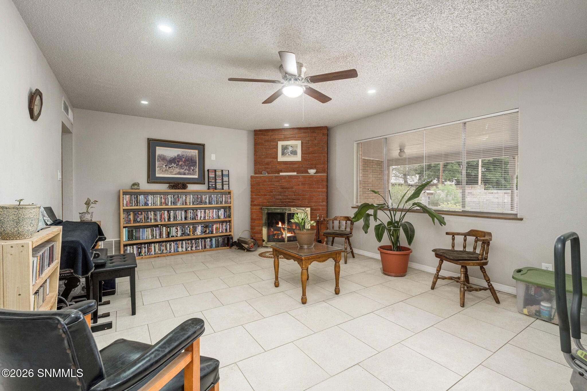 12-web-or-mls-Snappin Homes (Valencia167