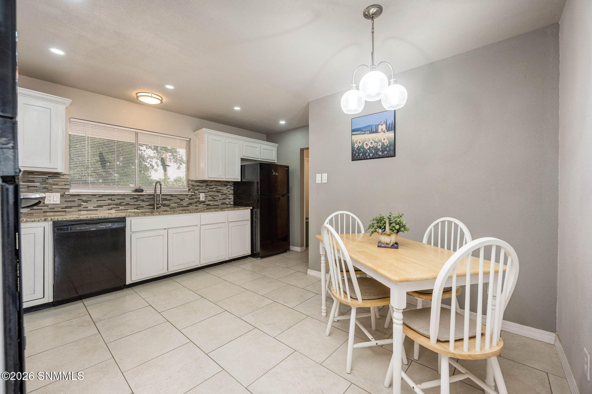 14-web-or-mls-Snappin Homes (Valencia167